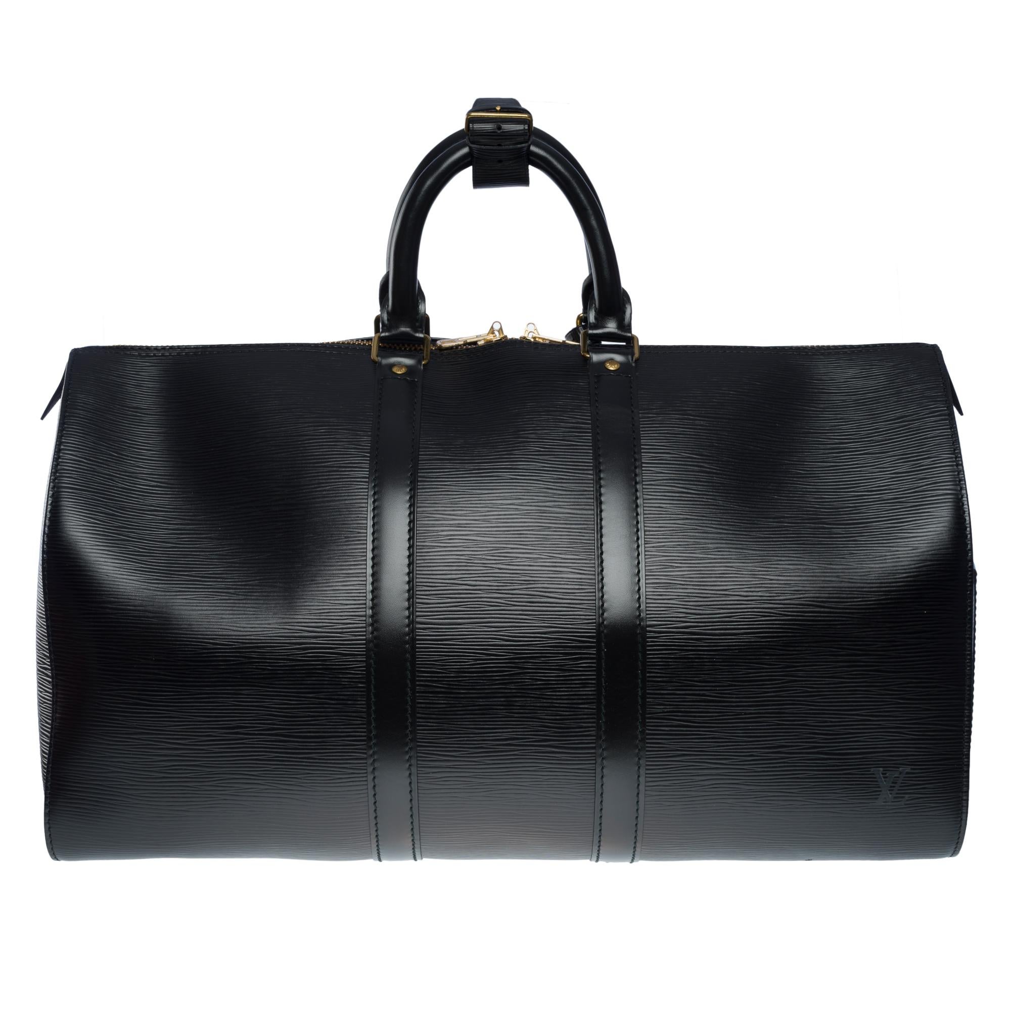 The very Chic Louis Vuitton Keepall 45 Travel bag in black epi leather, GHW In Good Condition In Paris, IDF