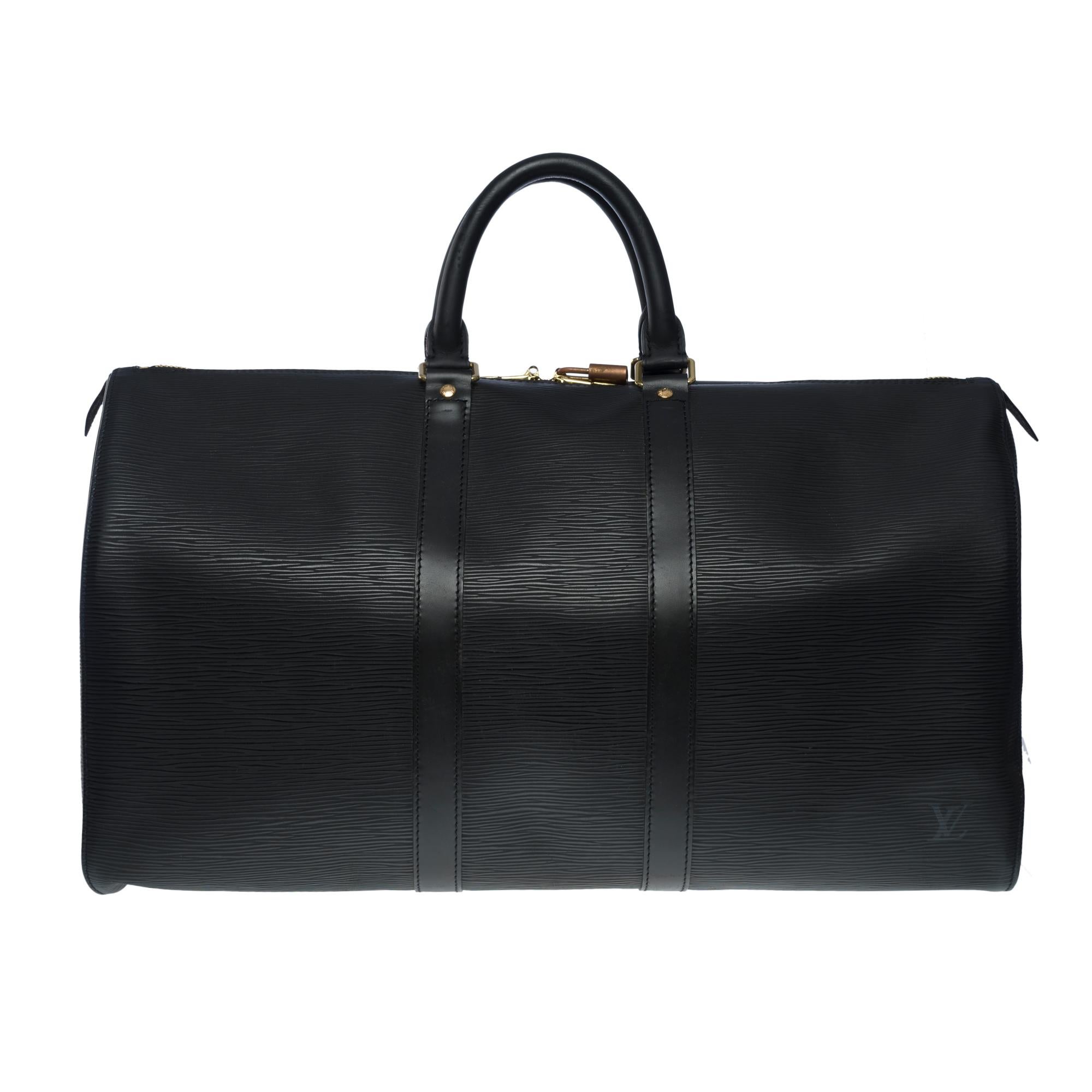 The very Chic Louis Vuitton Keepall 45 Travel bag in black epi leather, GHW In Good Condition In Paris, IDF