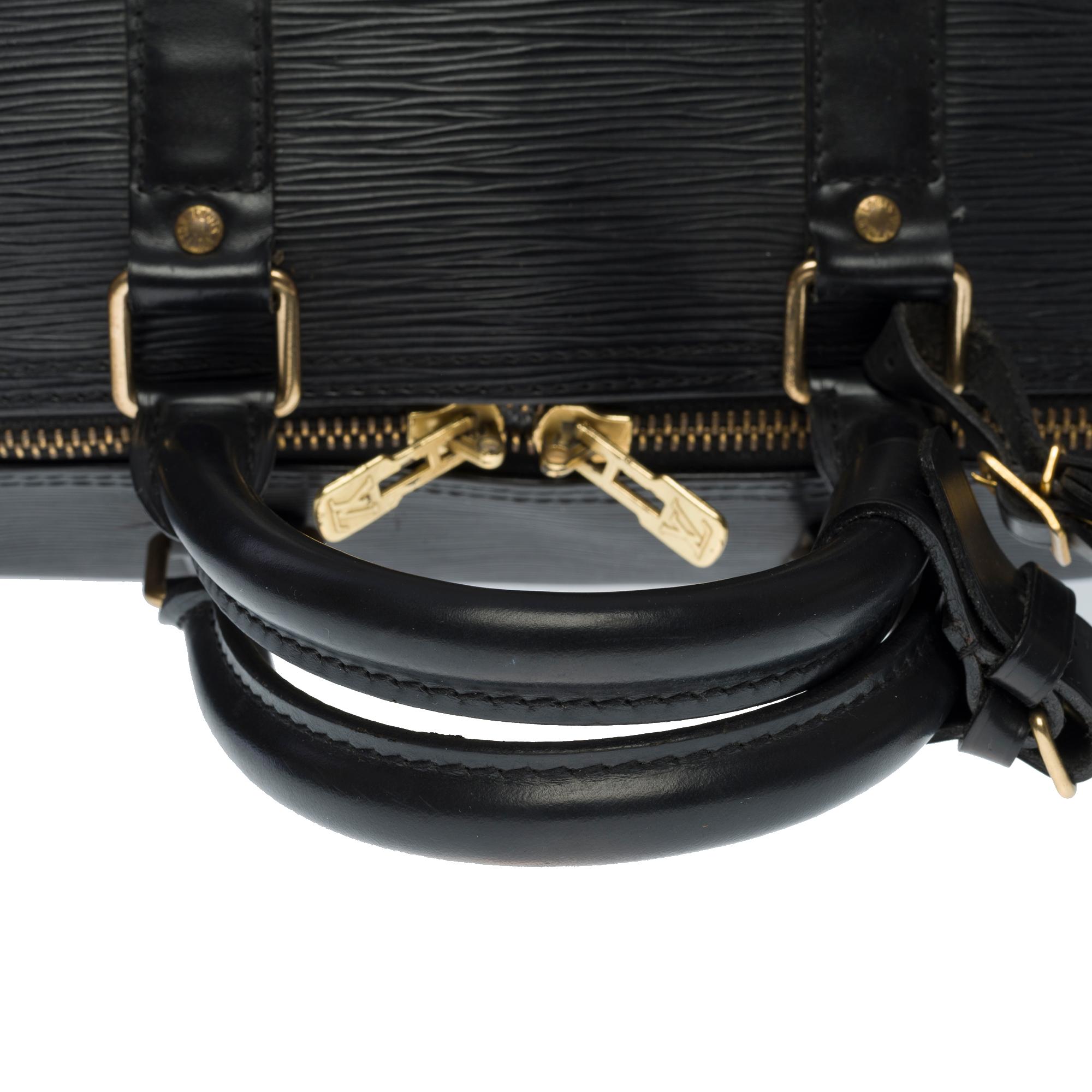 The very Chic Louis Vuitton Keepall 45 Travel bag in black epi leather, GHW 4
