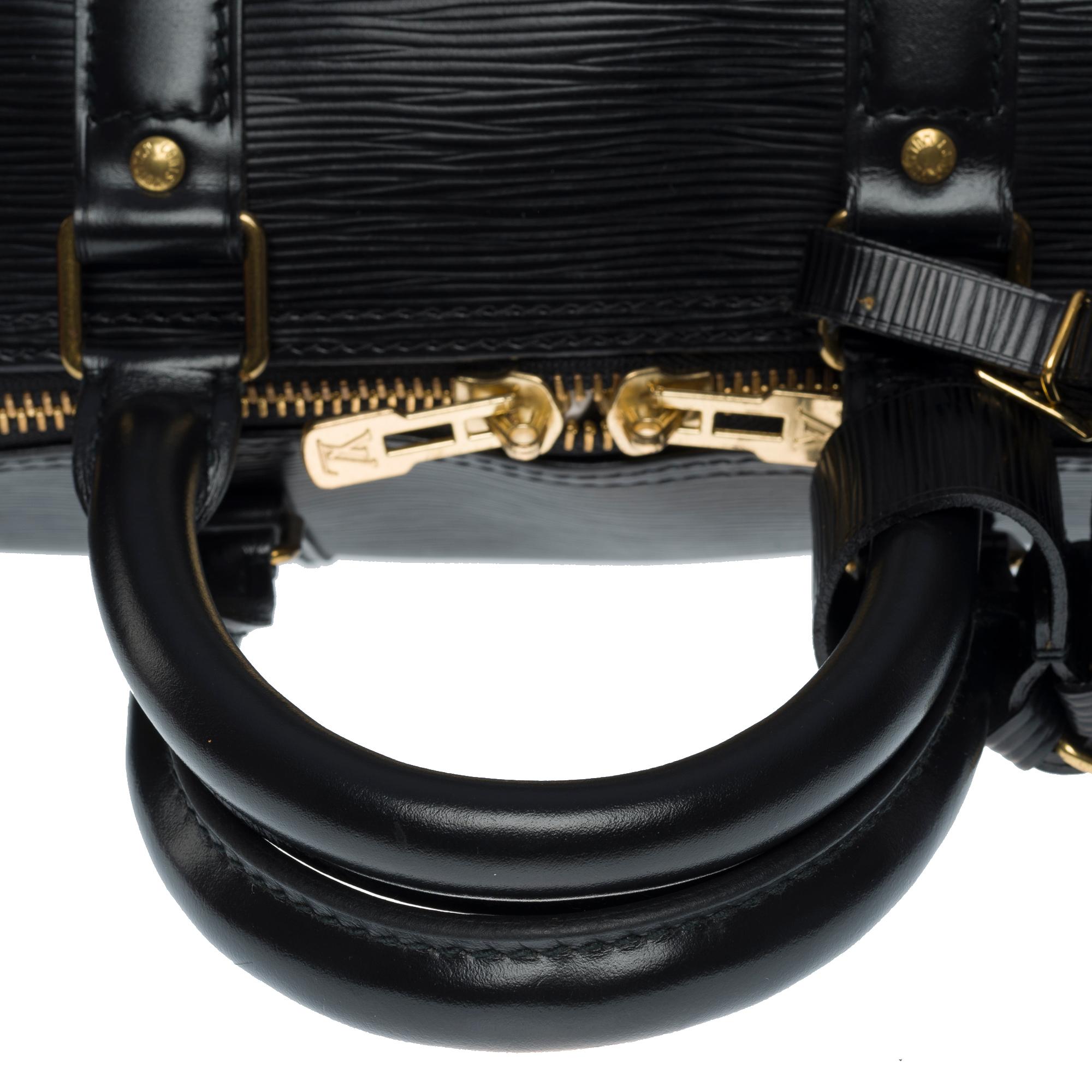 The very Chic Louis Vuitton Keepall 45 Travel bag in black epi leather, GHW 5