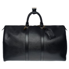 The very Chic Louis Vuitton Keepall 45 Travel bag in black epi leather, GHW