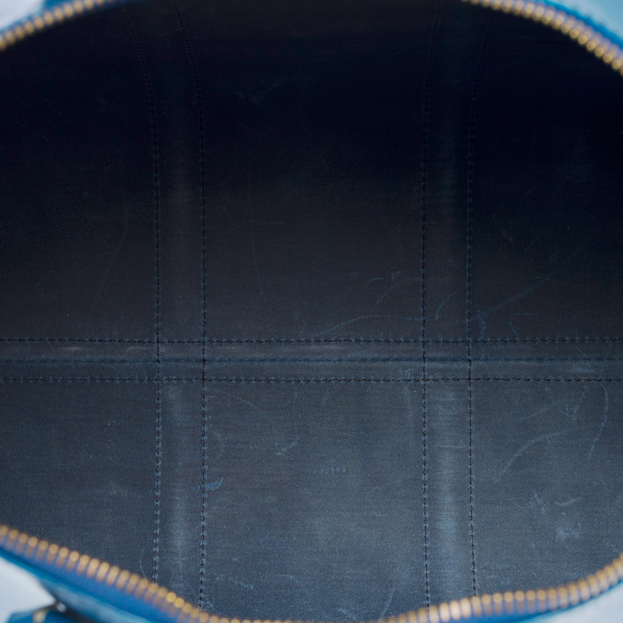 Le très chic sac de voyage Louis Vuitton Keepall 45 en cuir épi bleu, GHW 2