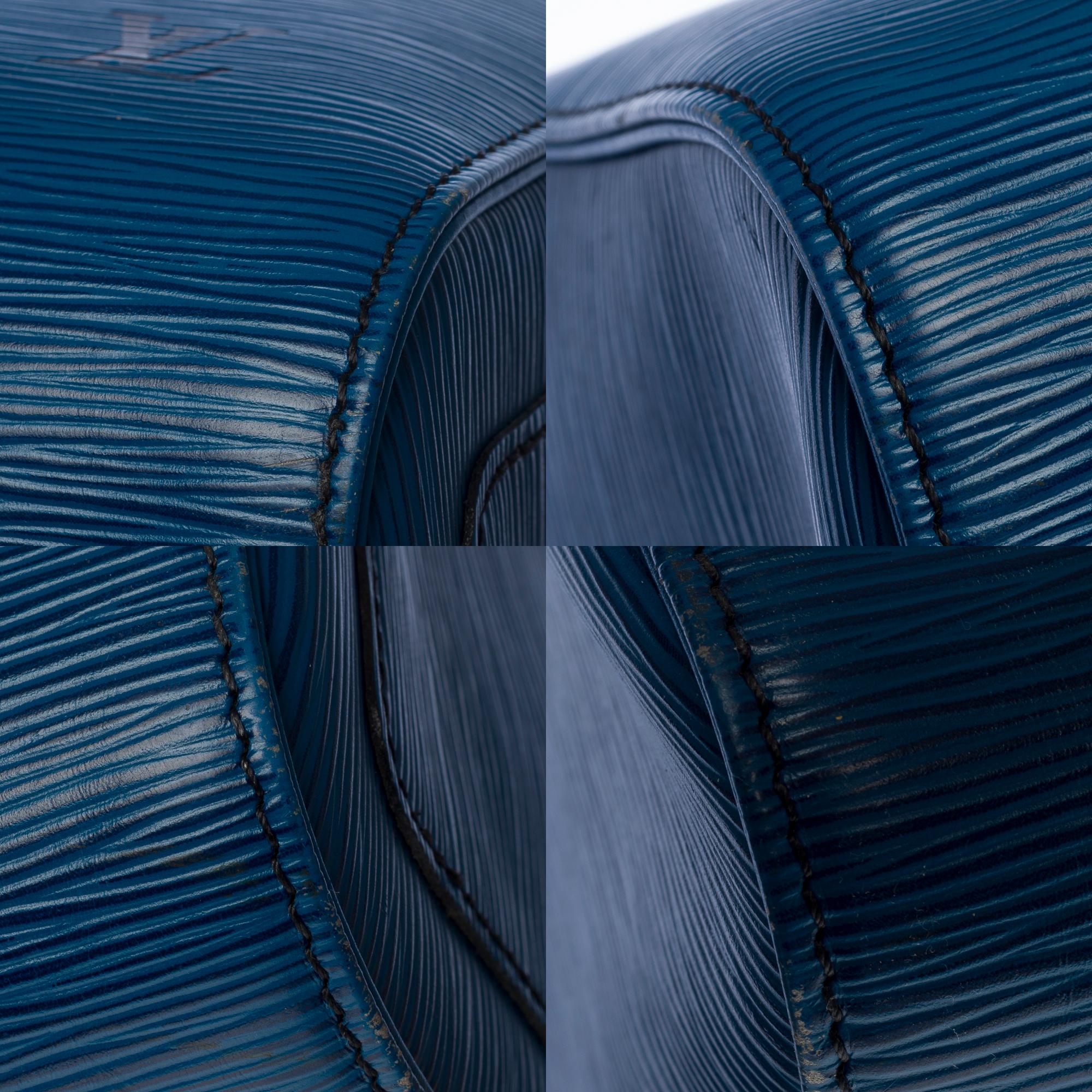 Le très chic sac de voyage Louis Vuitton Keepall 45 en cuir épi bleu, GHW 4
