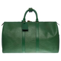 The very Chic Louis Vuitton Keepall 45 Travel bag in Green epi leather, GHW