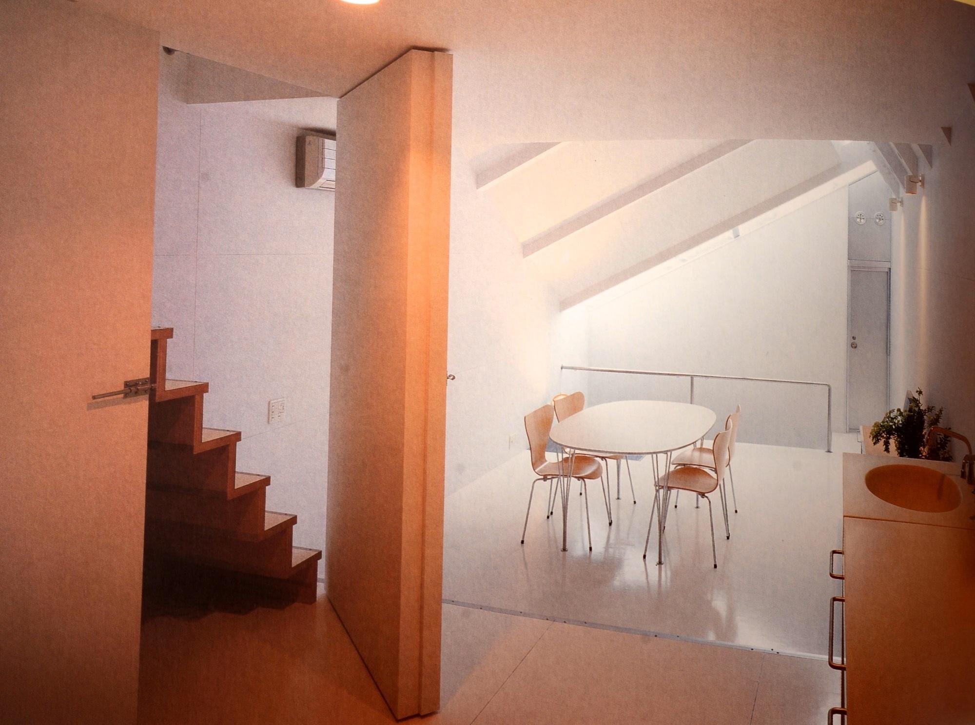Paper The Very Small Home Japanese Ideas for Living Well in Limited Space 1st Ed For Sale