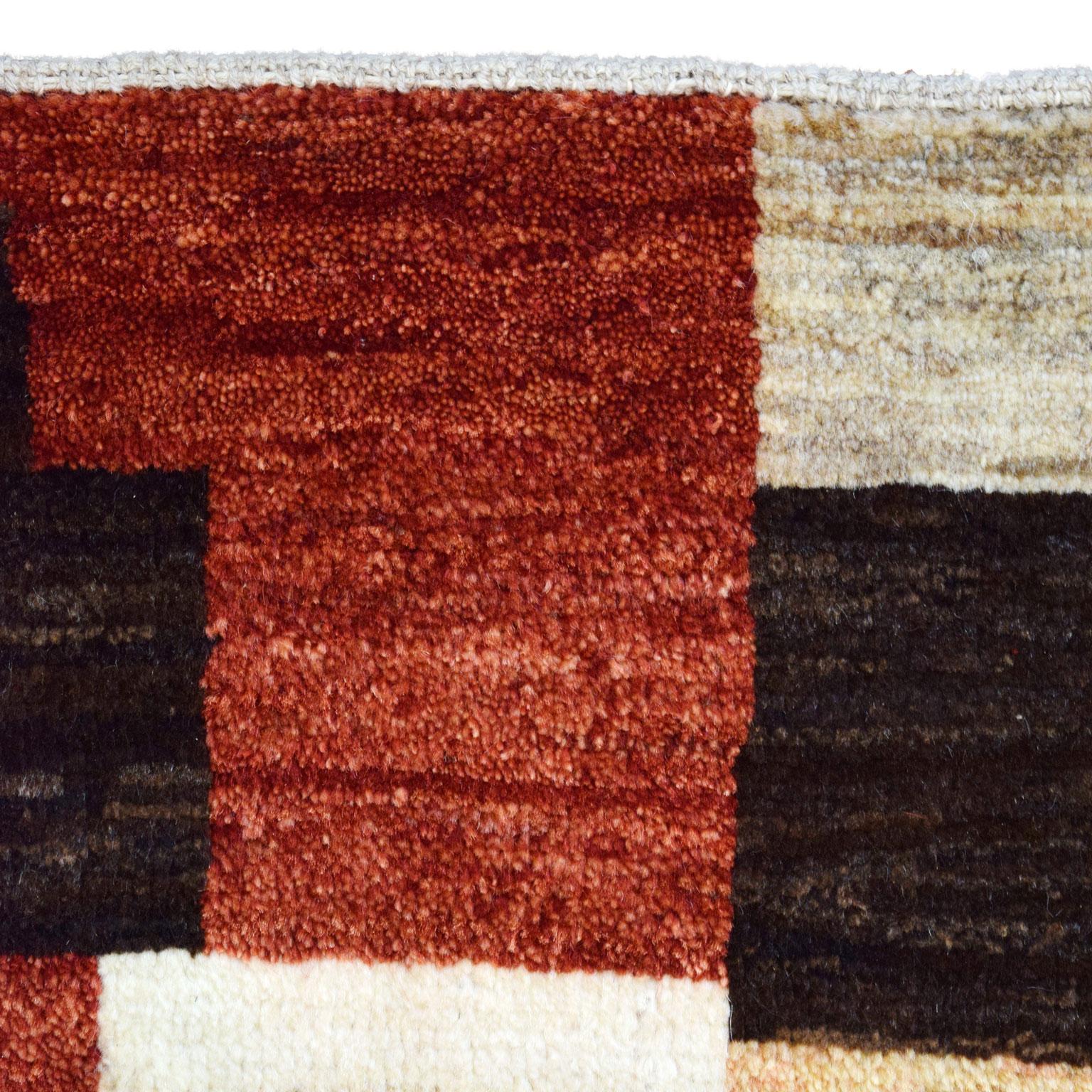 „The Village“ Persischer Luri Gabbeh Stammeskunst-Teppich aus Wolle, Blau, Rot, Taupe, 3' x 4' im Angebot 3
