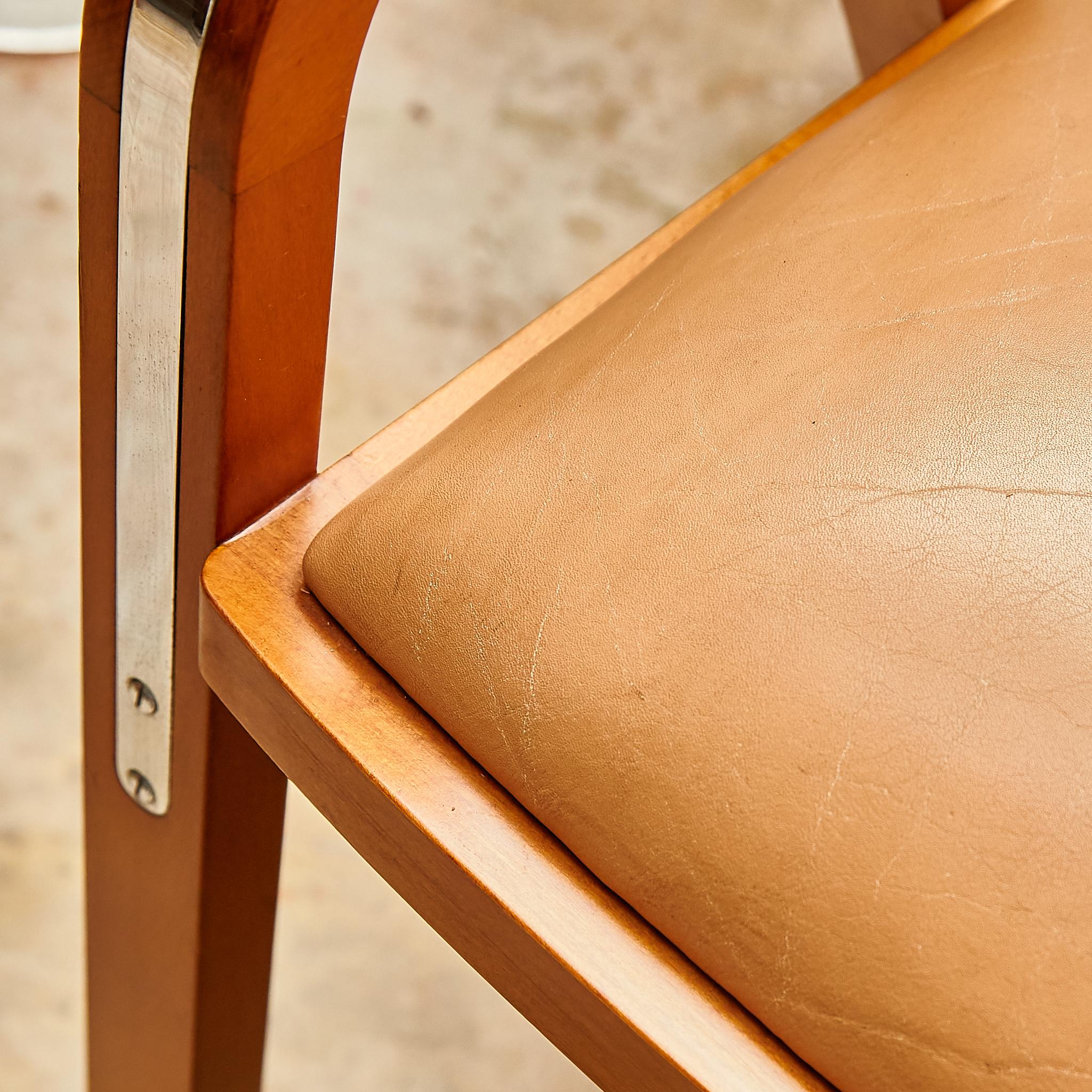 The Vintage 'Spinnaker' Chairs de Jamie Tresserra - Bois, Métal et Cuir en vente 7