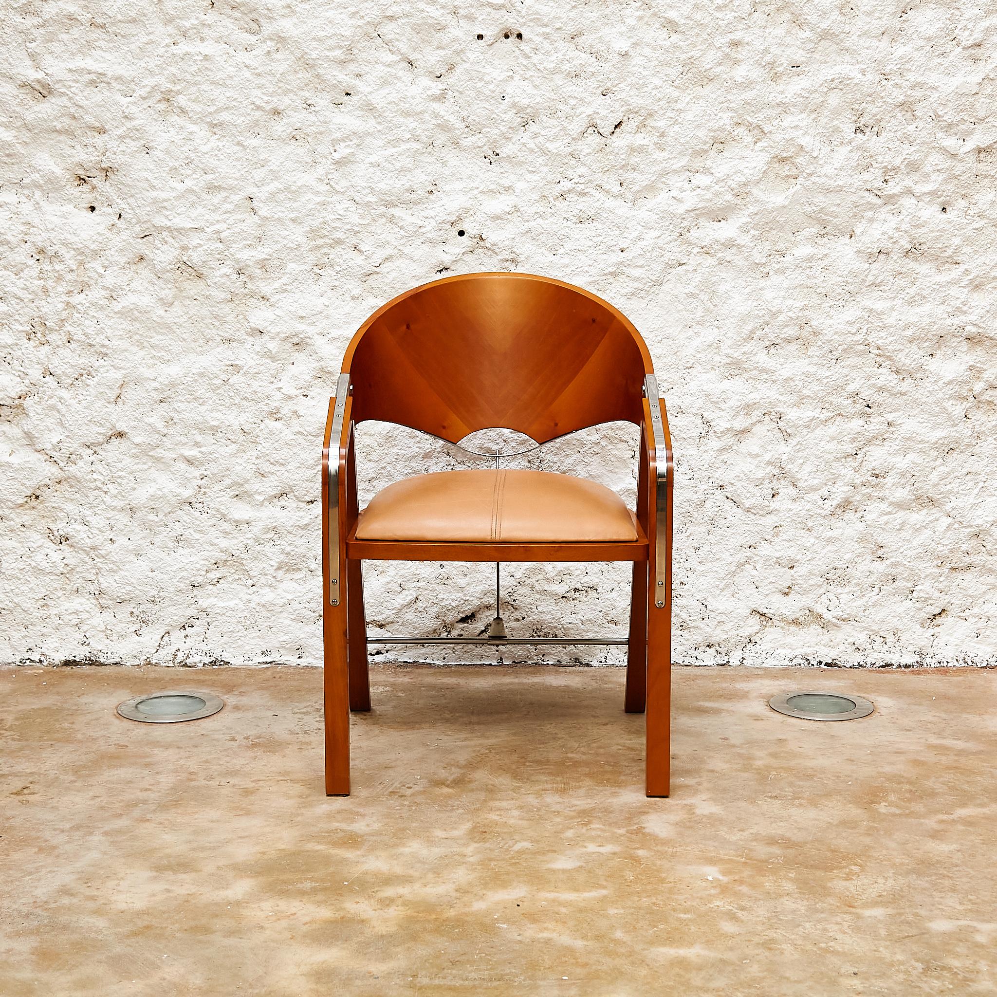 The Vintage 'Spinnaker' Chairs de Jamie Tresserra - Bois, Métal et Cuir en vente 8