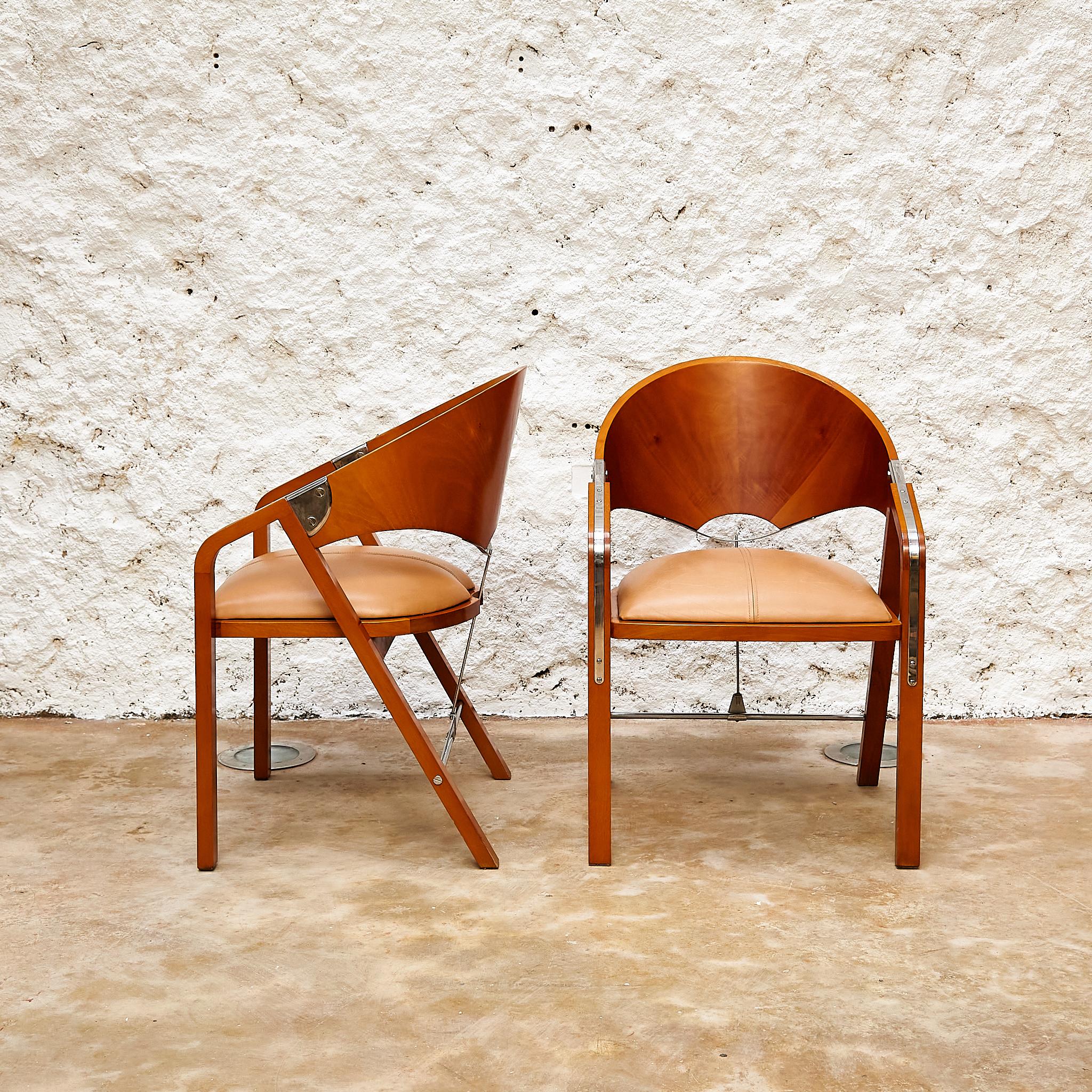Mid-Century Modern The Vintage 'Spinnaker' Chairs de Jamie Tresserra - Bois, Métal et Cuir en vente