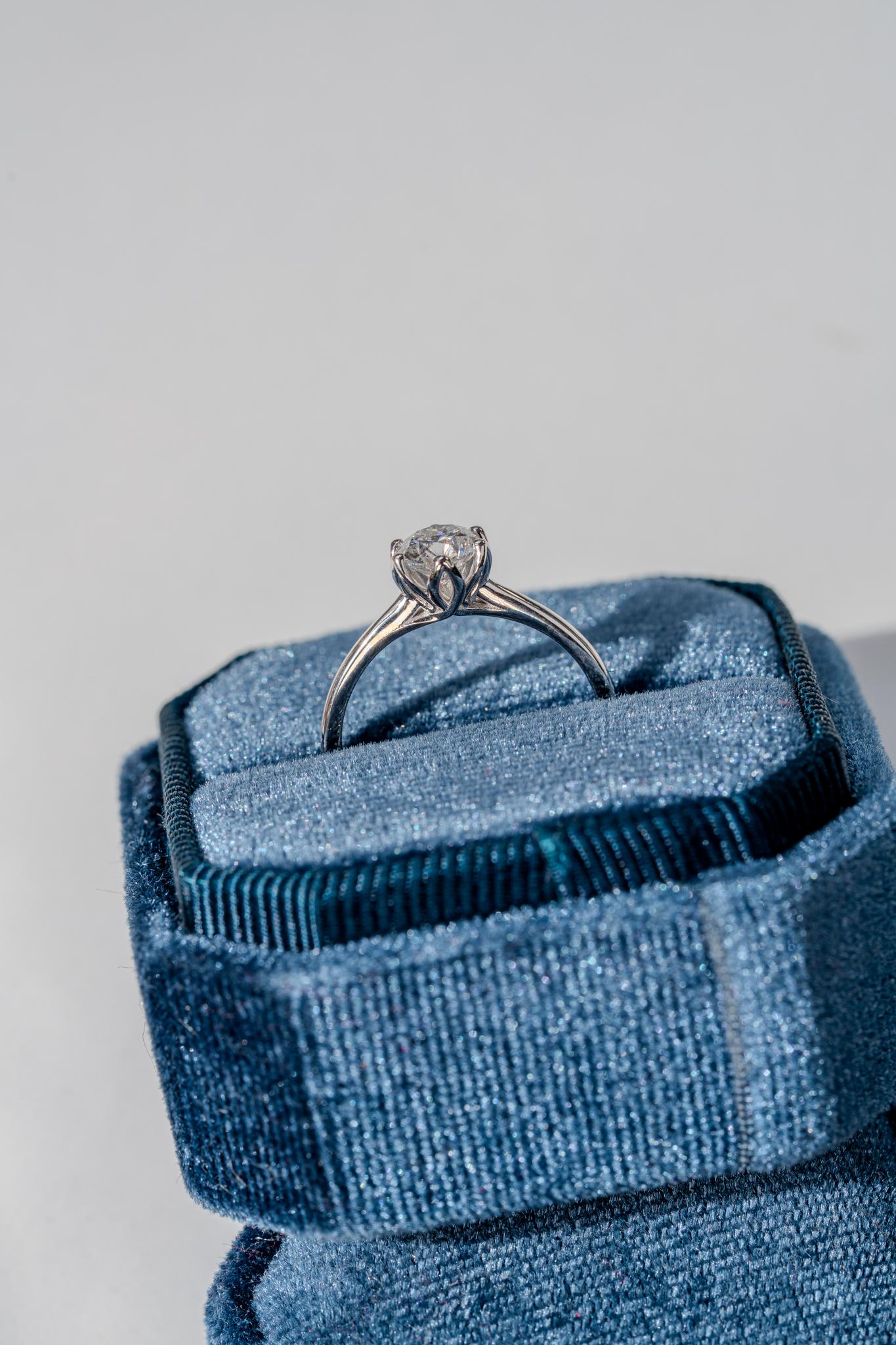 in vendita:  L'anello di fidanzamento Violette con diamante da 0.70 carati 2