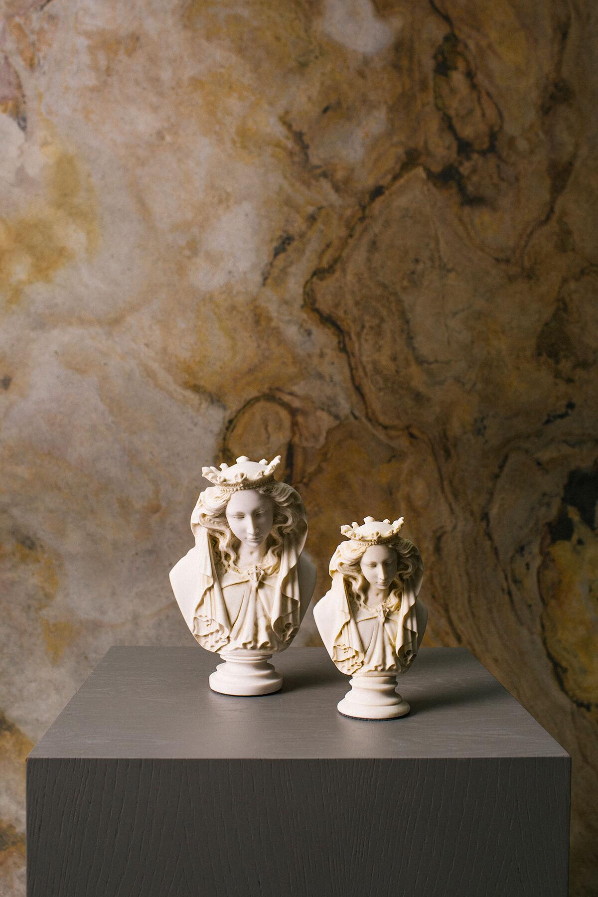 Die Jungfrau Maria-Büste, hergestellt mit  Marmor Pulver-Statue Nr. 1 (Gegossen) im Angebot