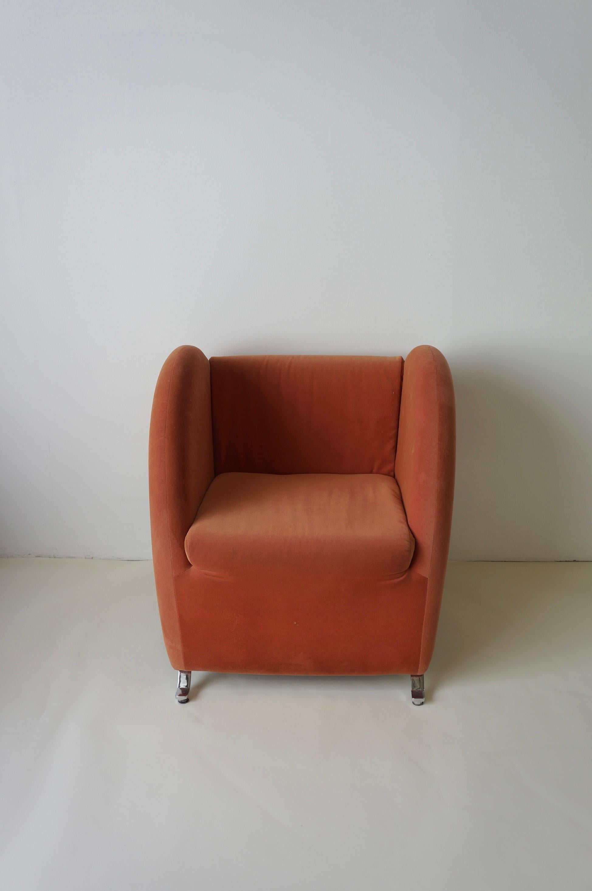 The ‘virgola’ chair was designed by Yaacov Kaufman for Arflex and made in 1991. This chair is named after its shape ‘virgola’ which translates to ‘comma’. This iconic shape is both beautiful in design and equally comfortable. It’s in its original