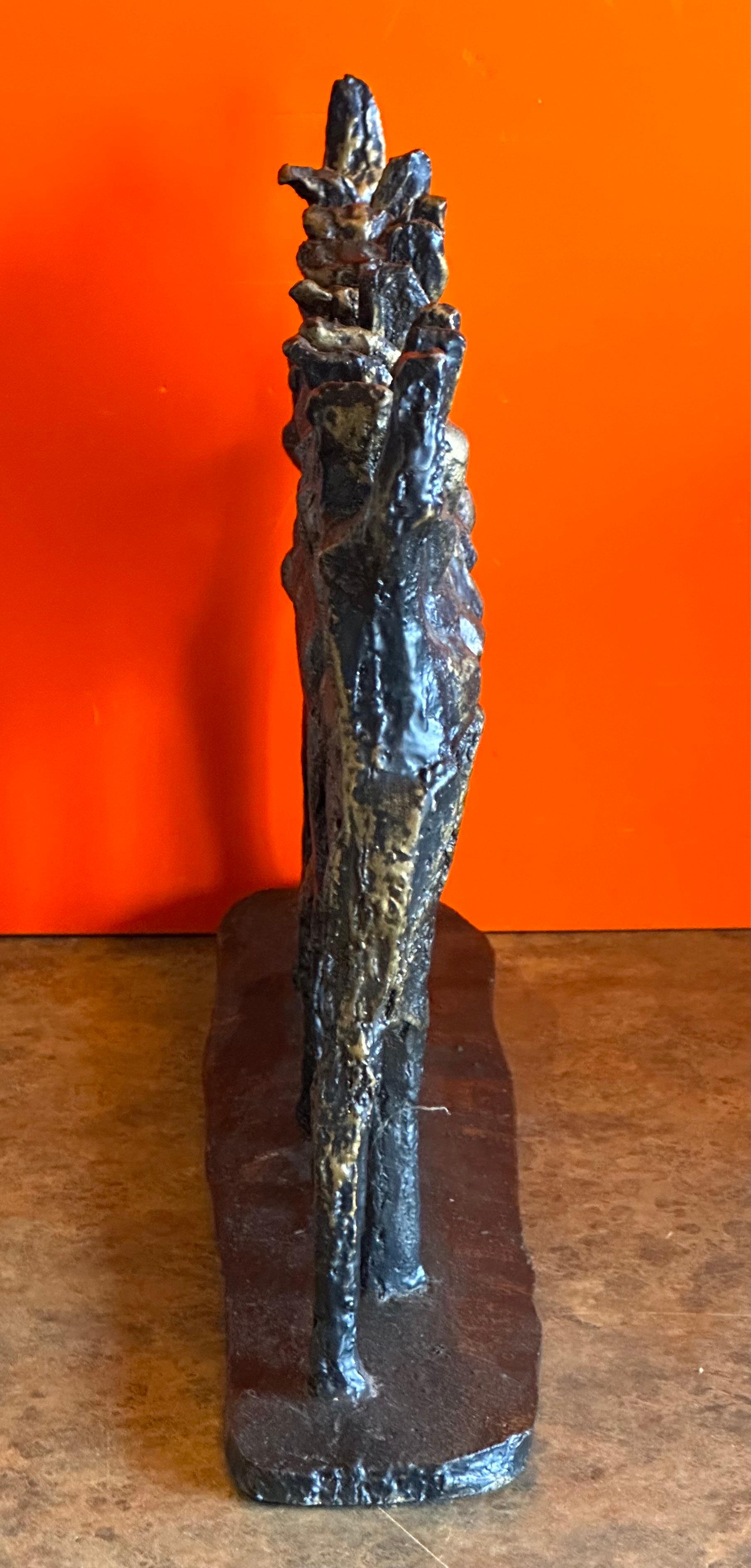 Américain « The Vision » - Sculpture figurative brutaliste de Krishna Reddy en vente