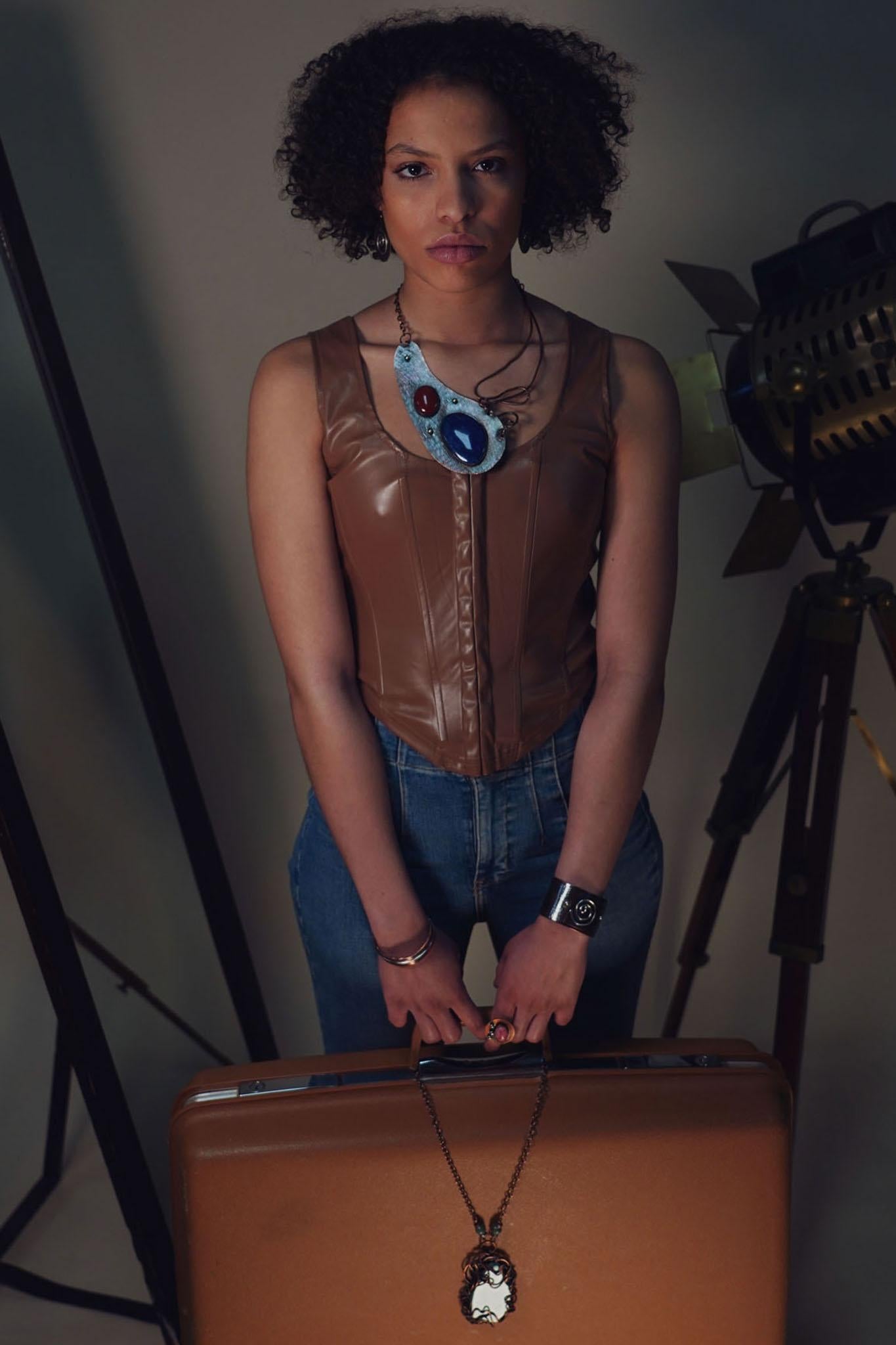 La voce: Collana di rame, lapislazzuli e corniola in vendita 1