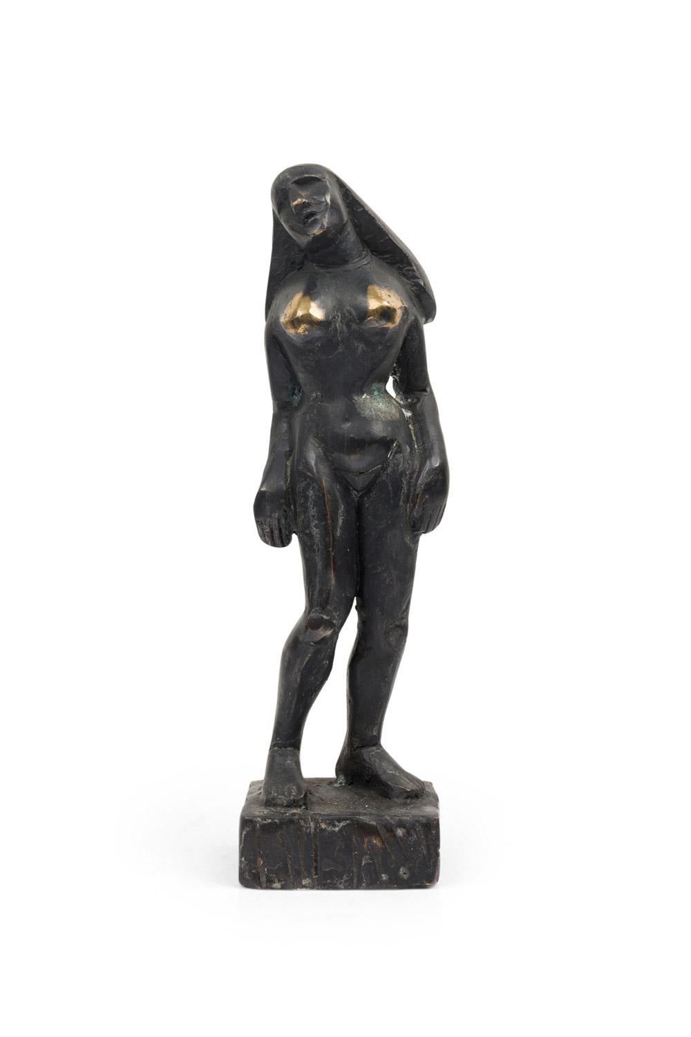 Zeitgenössische, handgeschmiedete, von Brutalismus inspirierte Bronzeskulptur in stehender Pose mit ebonisierter Patina (PREIS pro Stück) (\