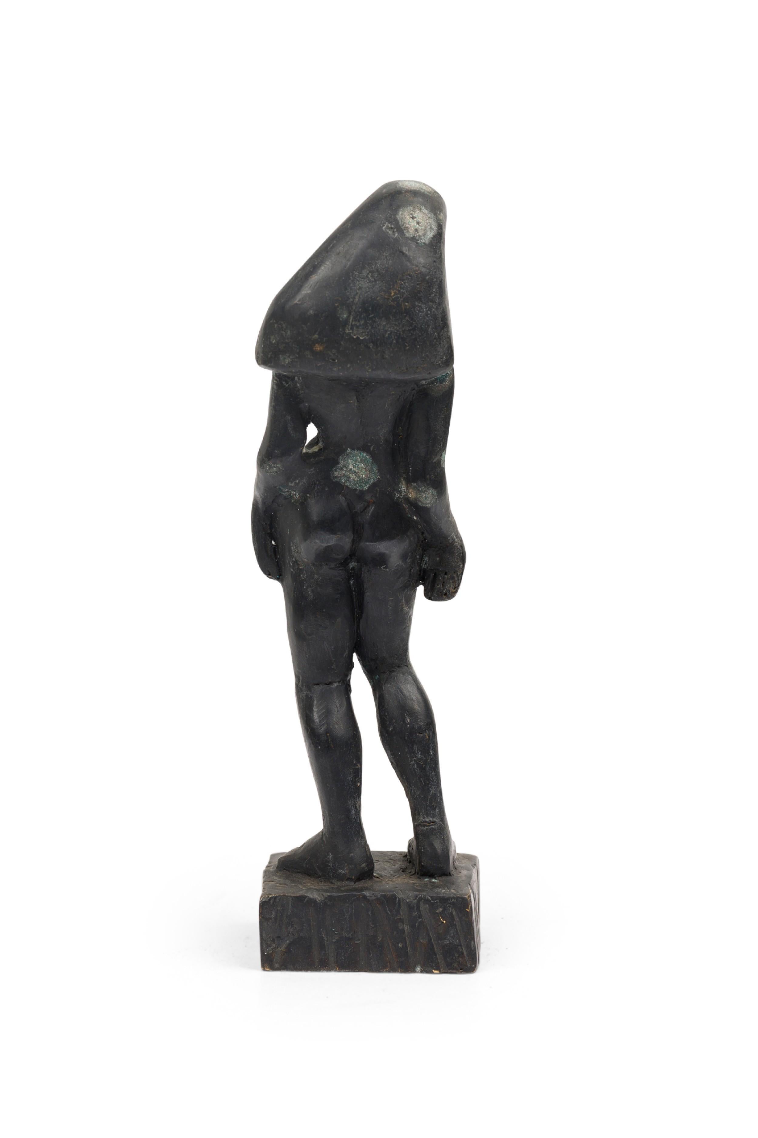 „The Wait“ Brutalistische figurale Bronzeskulptur von Newel Modern, limitierte Auflage (Asiatisch) im Angebot