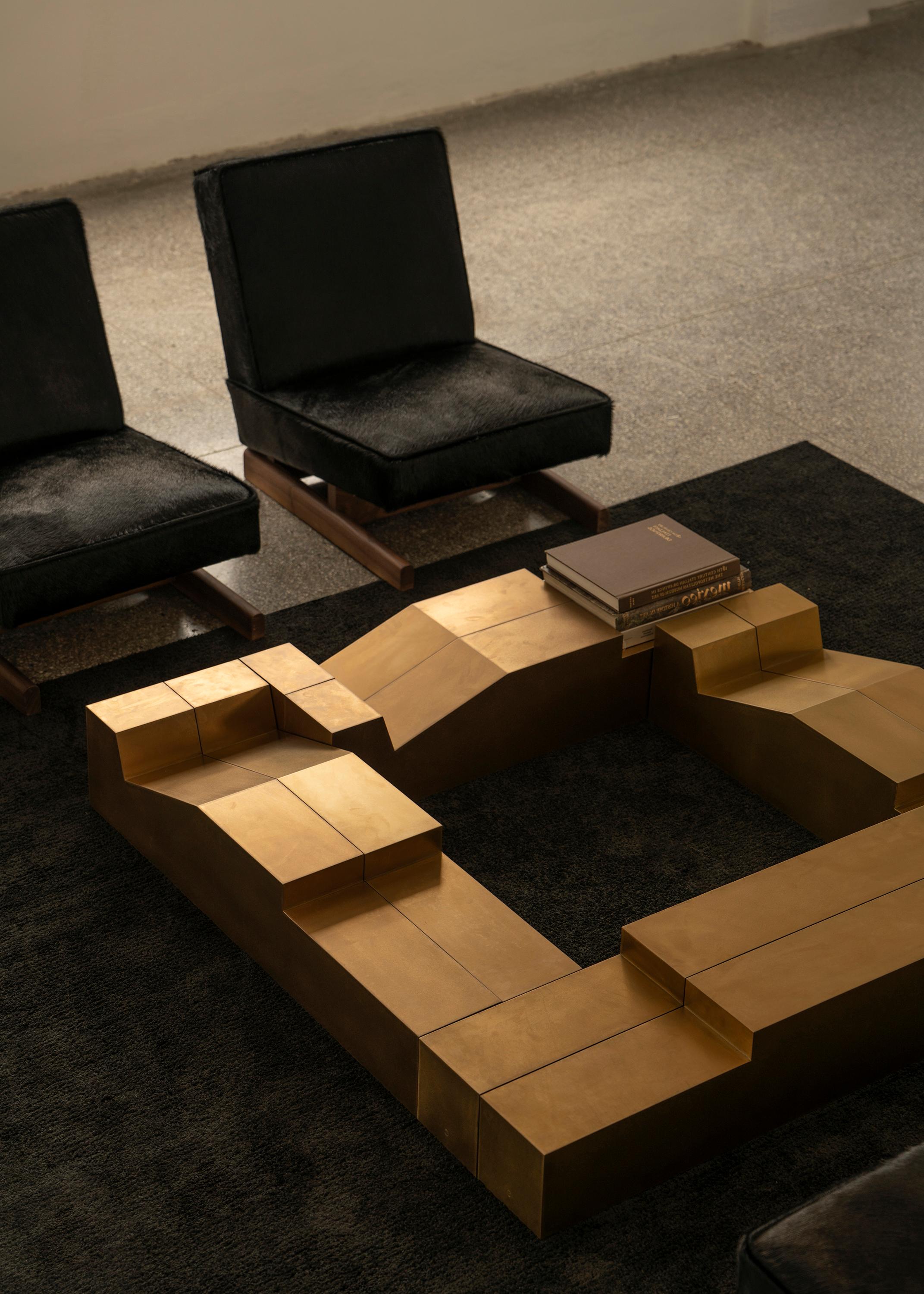 Postmoderne Ensemble de 8 tables basses murales 08 de Sing Chan en vente