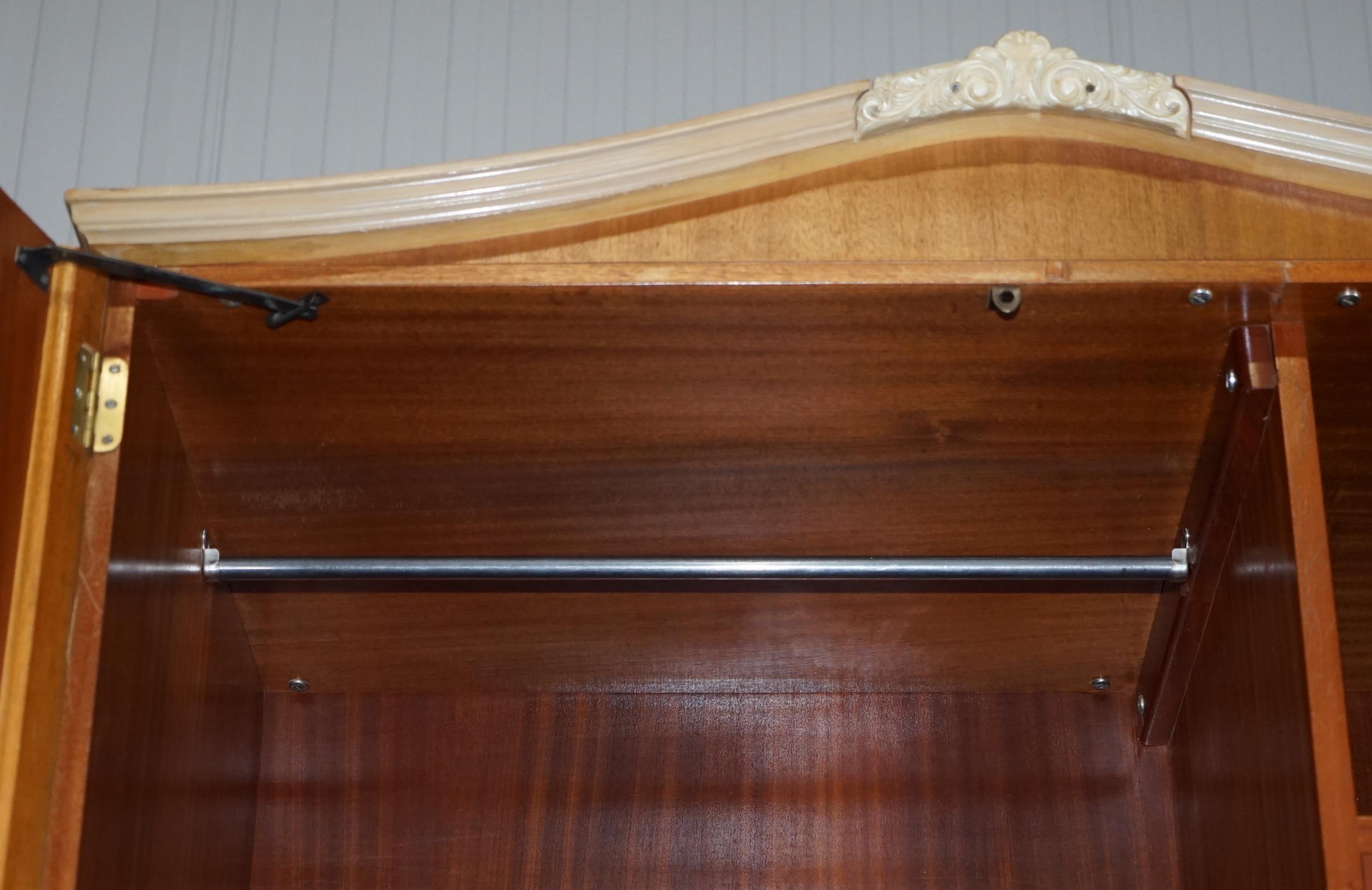 Walnut Works circa 1940's Grande armoire en noyer clair Part One of Large Suite en vente 7