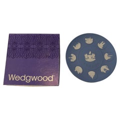 The Wedgwood London Landmark Reliefs Plate 1975 Pale Blue and White Jasper