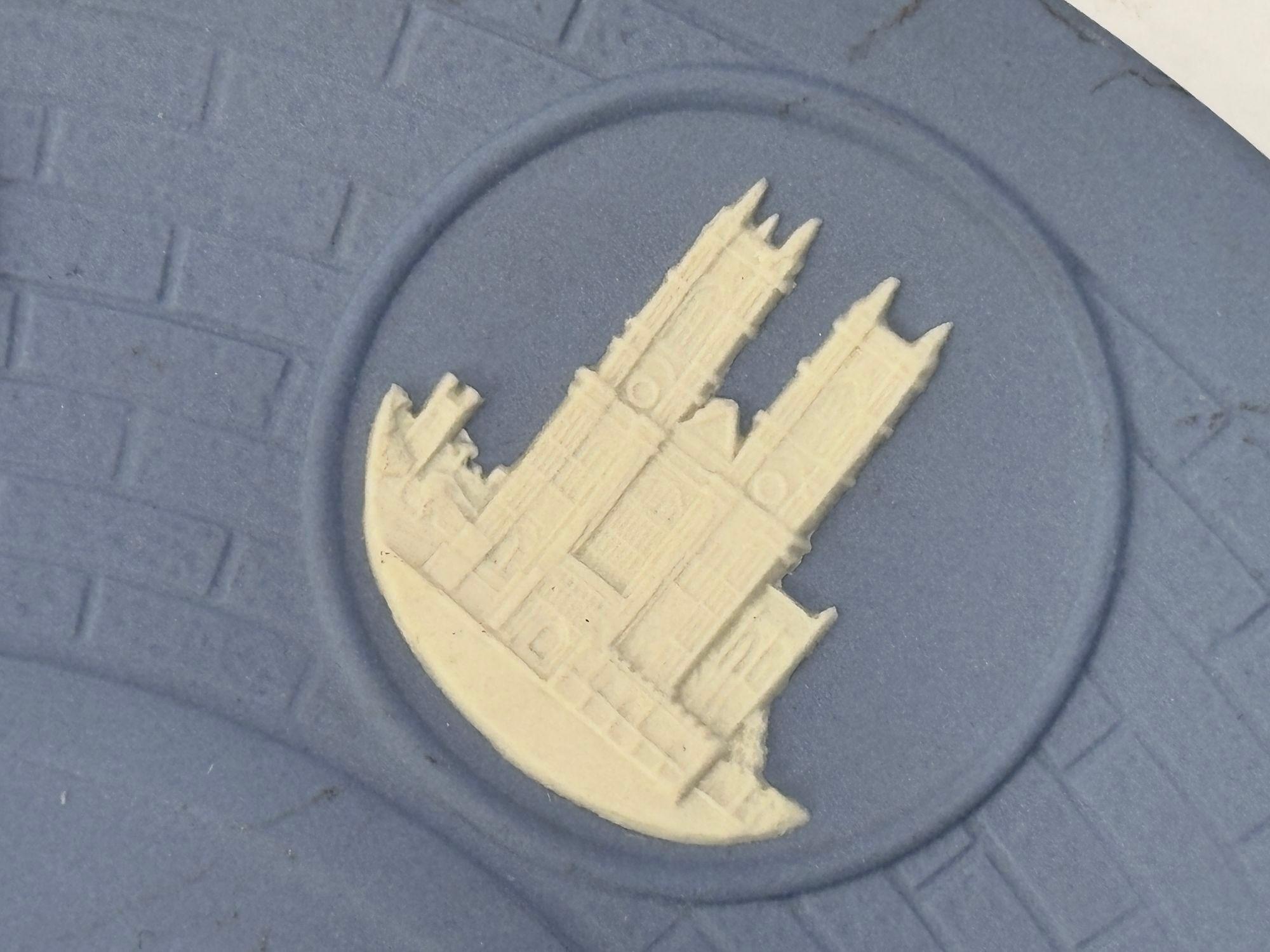 Porcelain The Wedgwood London Landmark Reliefs Plate 1975 Pale Blue and White Jasper For Sale