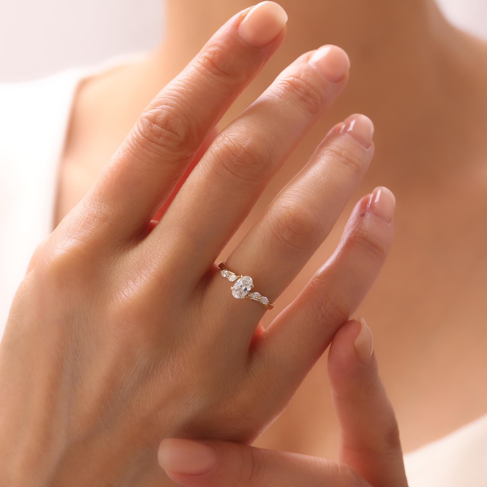 in vendita:  L'anello di fidanzamento con diamante ovale Whisper 2