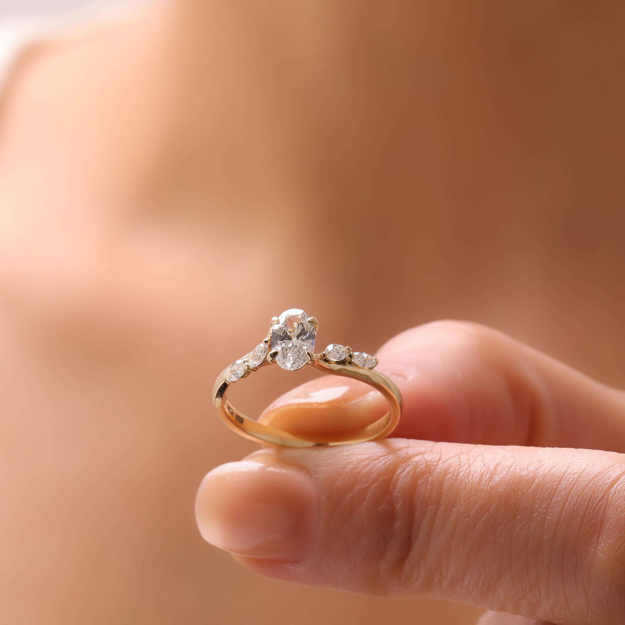 in vendita:  L'anello di fidanzamento con diamante ovale Whisper 3