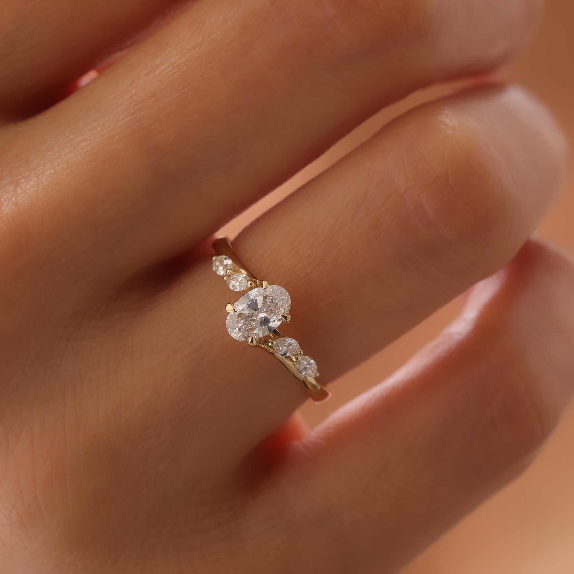 in vendita:  L'anello di fidanzamento con diamante ovale Whisper 4