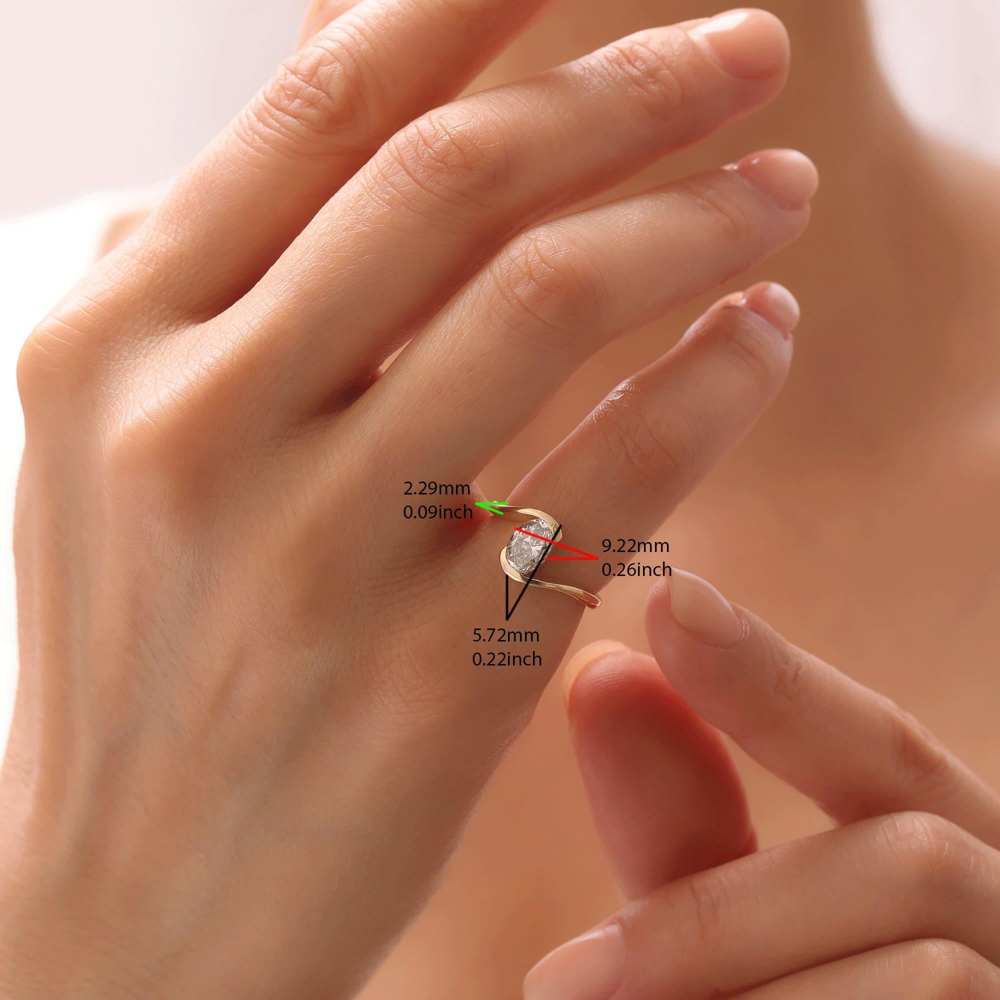 in vendita:  L'anello di fidanzamento con diamante ovale Whisper 7