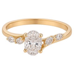 Anillo de compromiso de diamantes ovalado Whisper