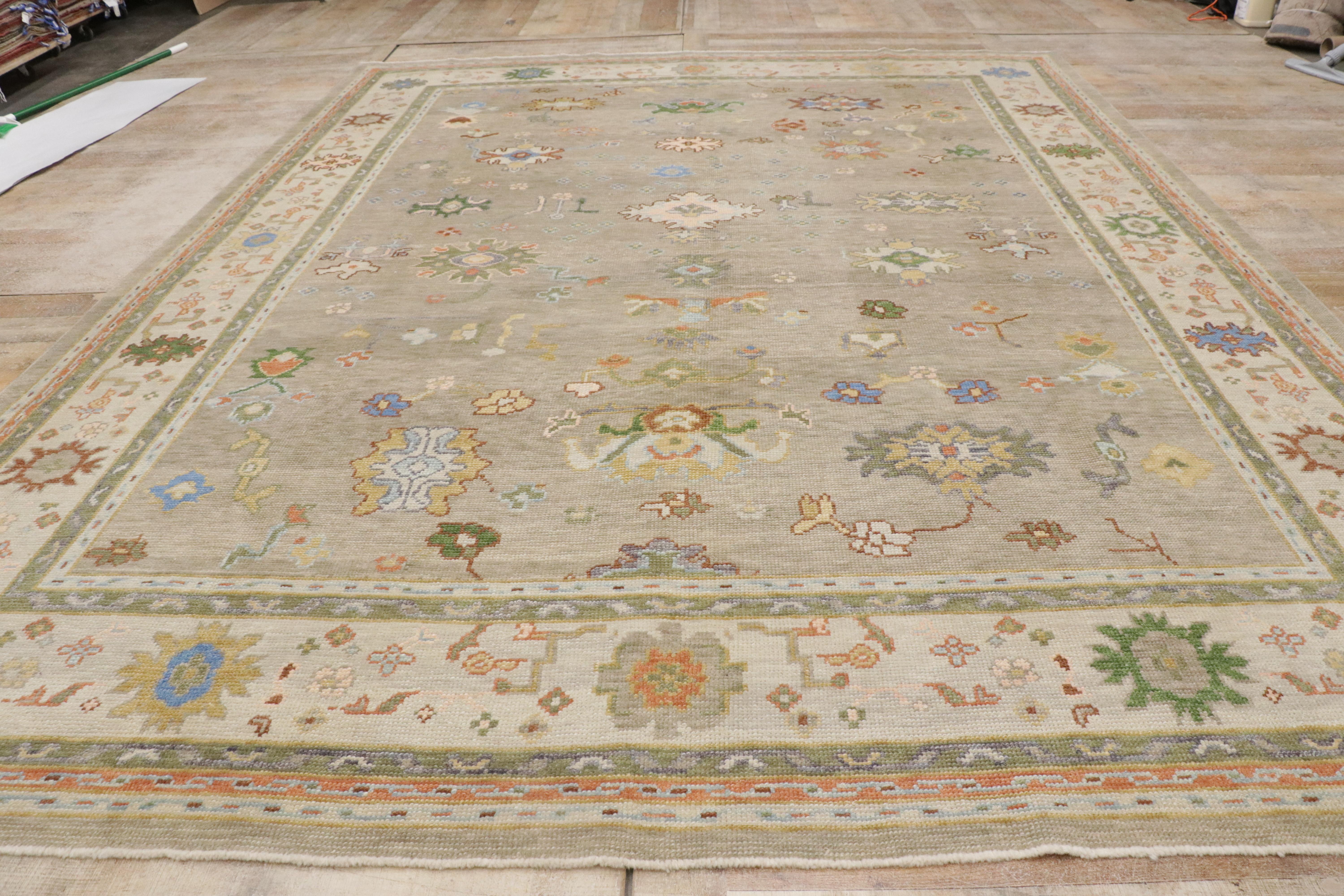 Zeitgenössischer bunter türkischer Oushak-Teppich im Angebot 8