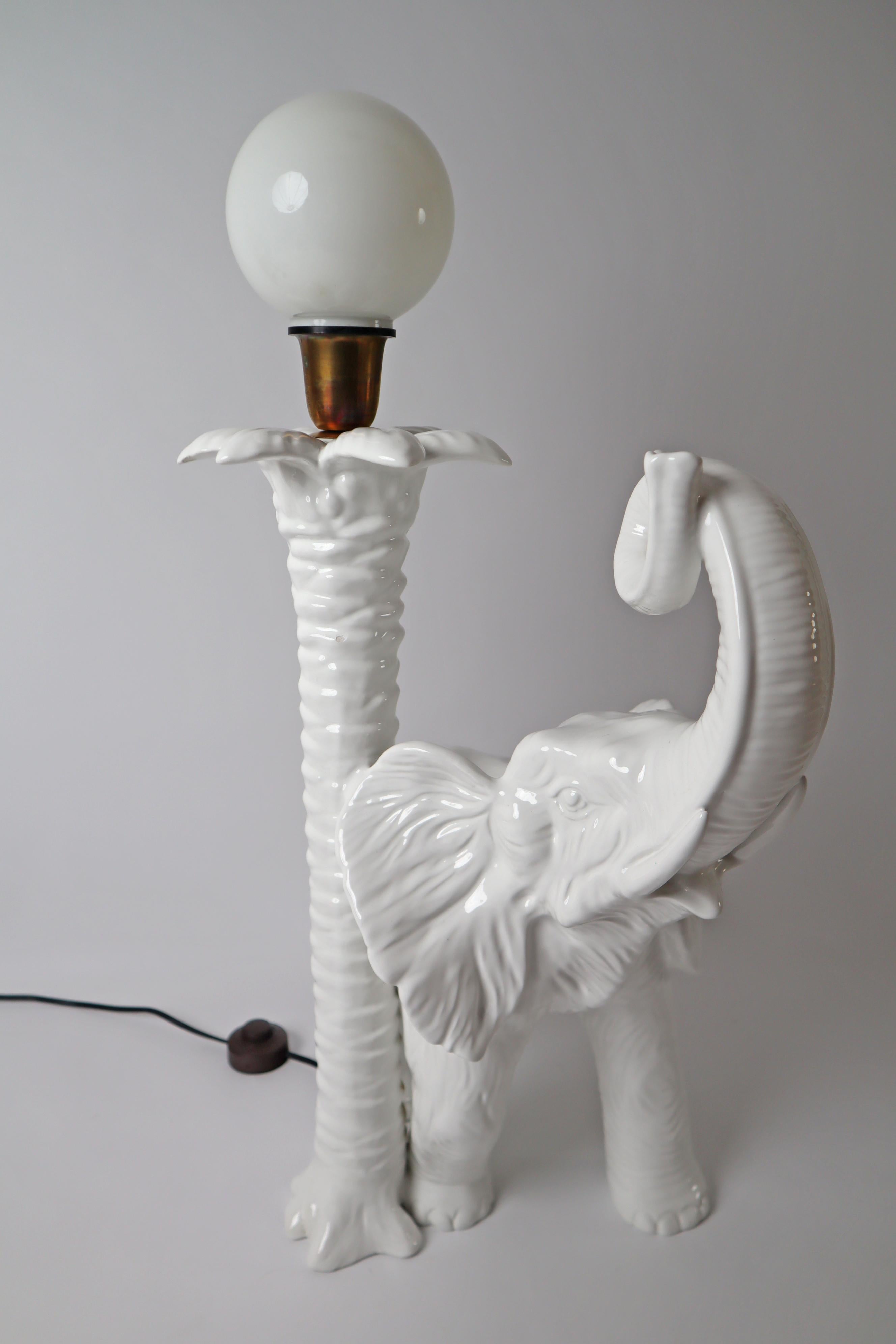 Lampadaire ou lampe de table éléphant blanc, Italie 1970 en vente 12