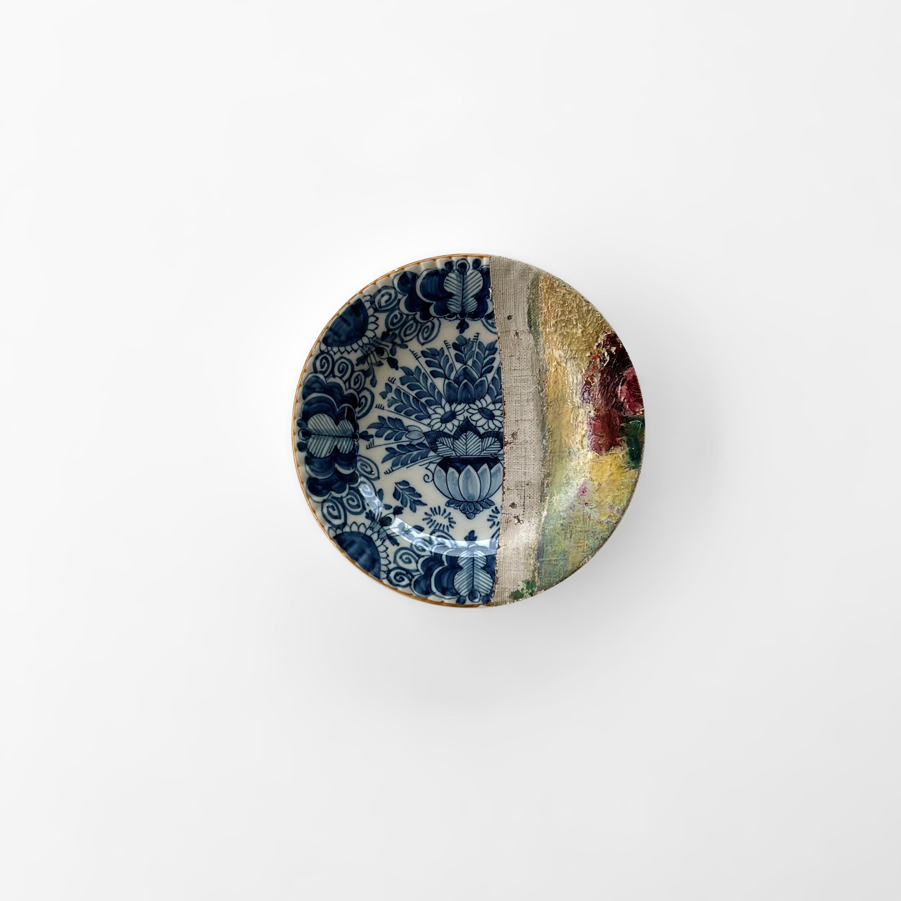 Olandese Installazione artistica a parete: Piatti di ceramica e olio su tela - 