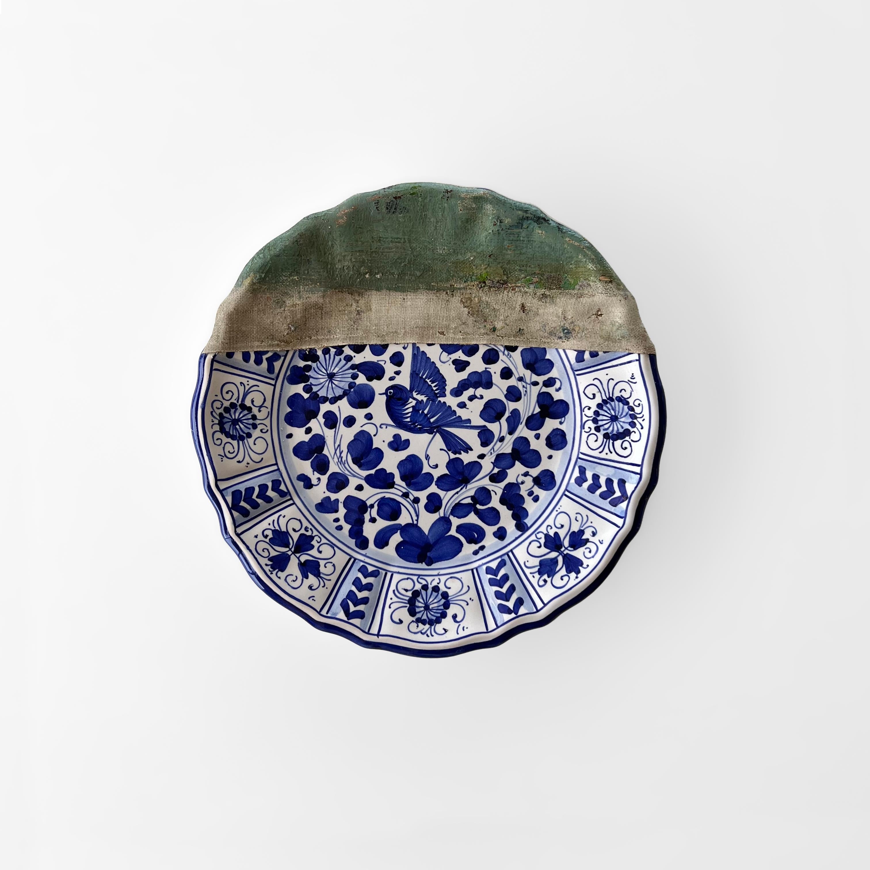 Installazione artistica a parete: Piatti di ceramica e olio su tela - 
