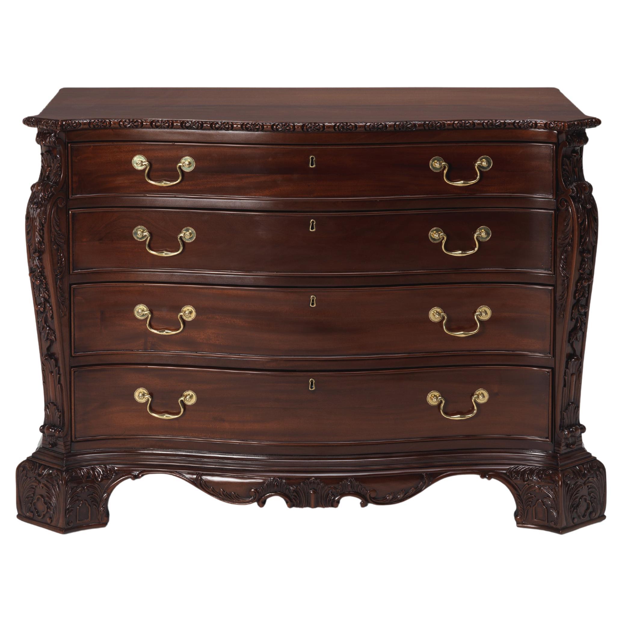 La commode serpentine William Gomm en vente