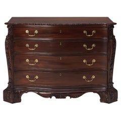 La commode serpentine William Gomm