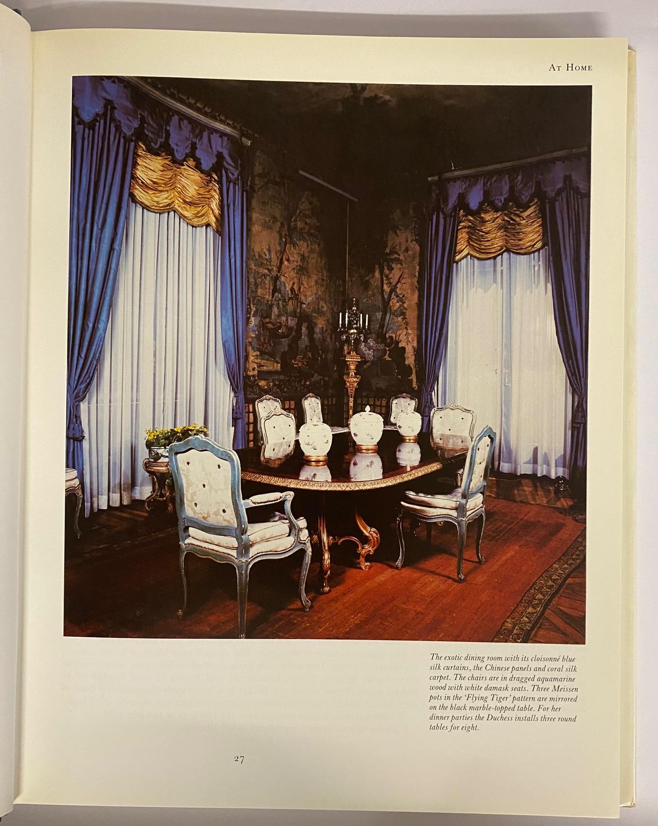 20ième siècle Le style Windsor de Suzy Menkes (livre) en vente