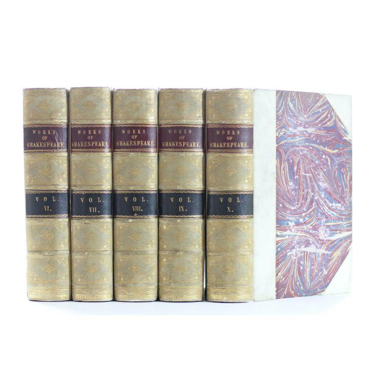 The Works of Shakespeare in 15 Volumes - William Shakespeare - Limited Ed, 1881

1881 The Works of Shakespeare in 15 Volumes
By William Shakespeare
Edition de Luxe (Deluxe Edition)
Limited to 1000 copies, numbered 28
Edited by Howard