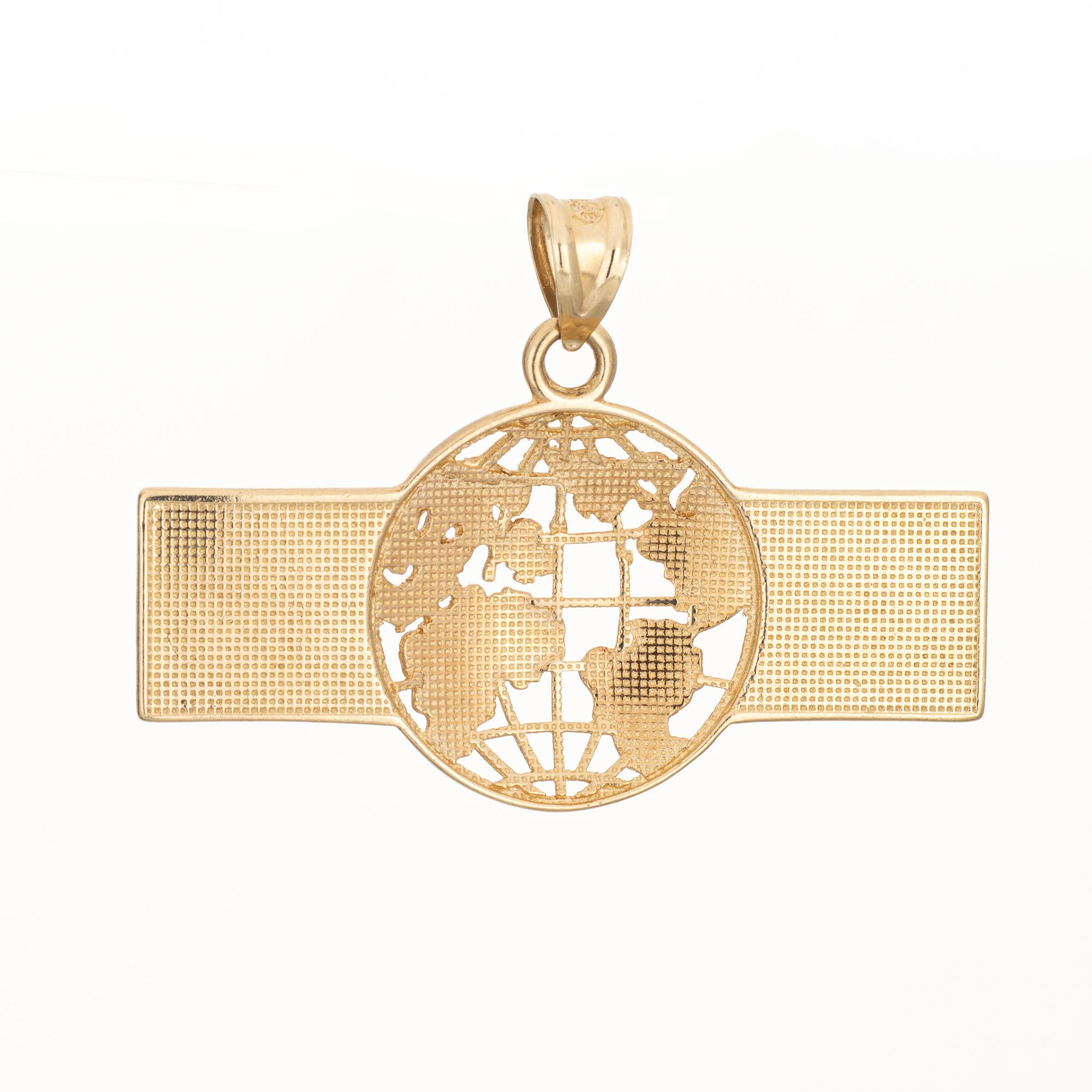 The World is Yours Pendant Vintage 10k Yellow Gold Charm Fine Estate Jewelry In Good Condition For Sale In Torrance, CA
