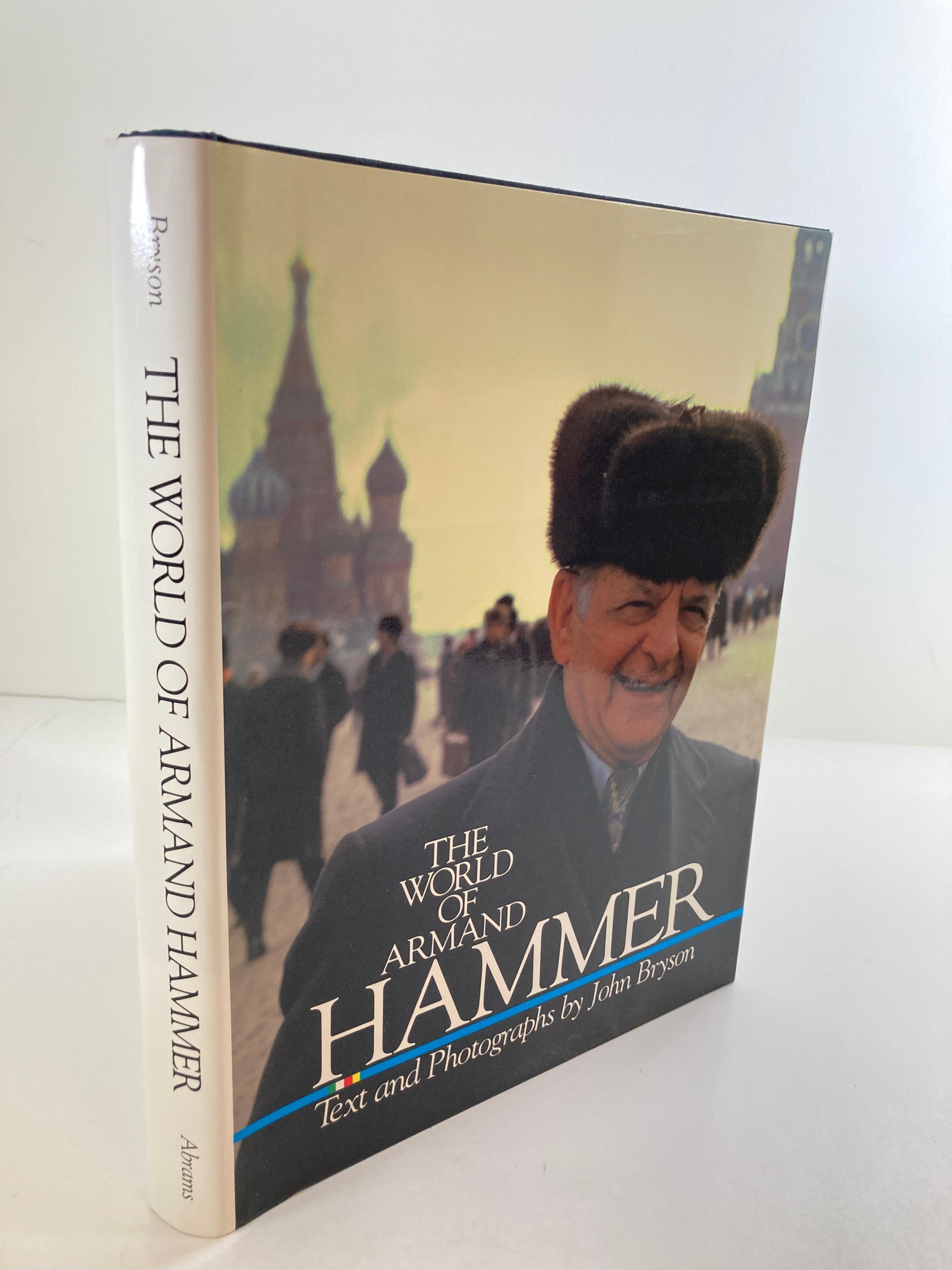 Américain The World of Armand Hammer par John Bryson, livre de table à café à couverture rigide en vente