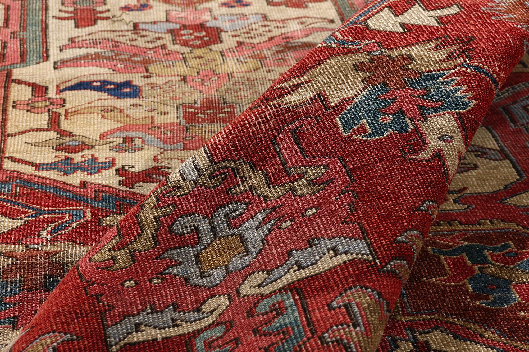 Perse La dynastie tissée : Tapis serapi persan de la fin du XIXe siècle d'une élégance aristocratique en vente