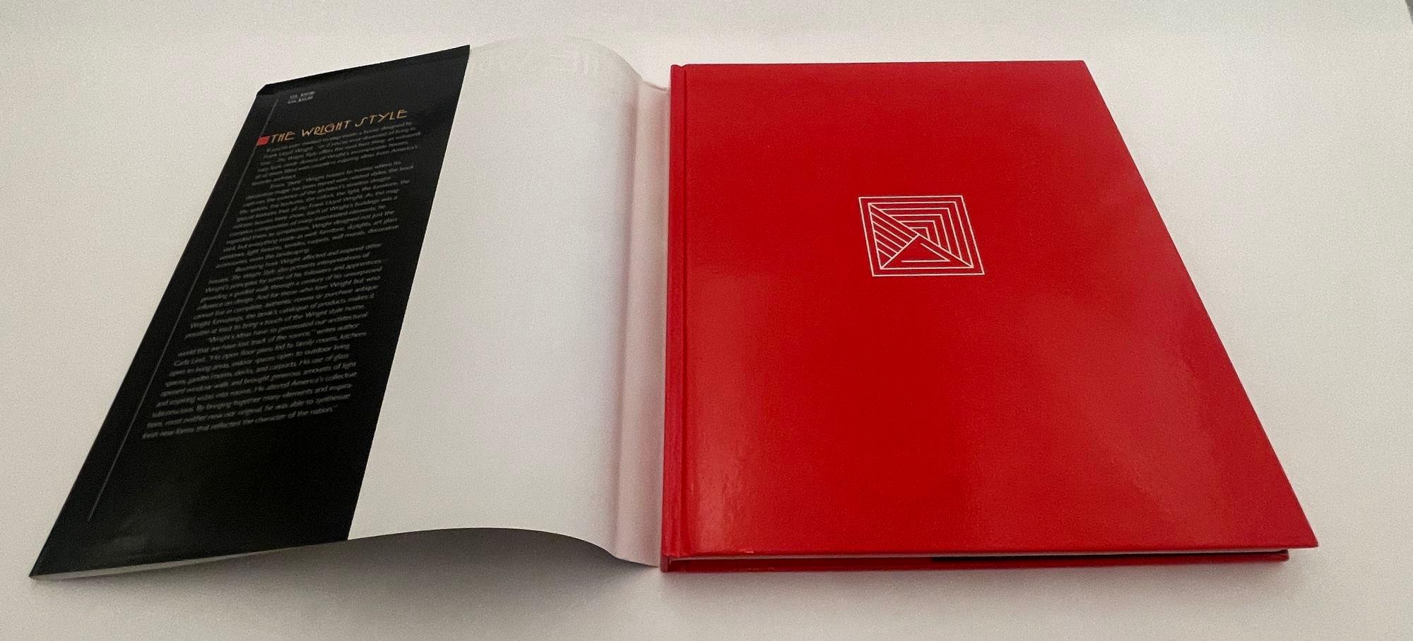 Papier Livre Recréant l'esprit de Frank Lloyd Wright de Carla Lind en vente