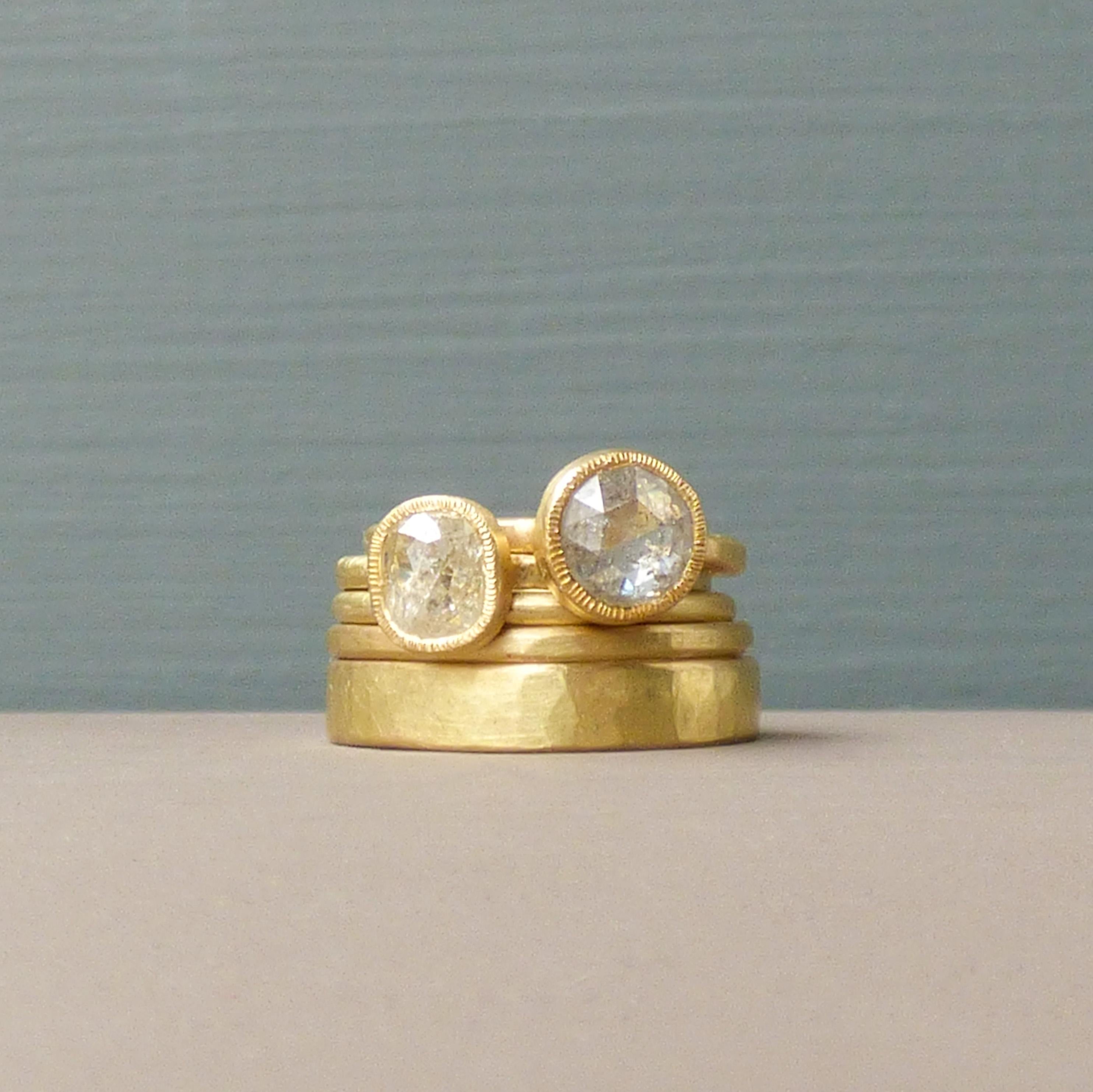 Ethischer Zara-Verlobungsring aus 18 Karat Fairmined-Gold mit 1 Karat Diamant im Rosenschliff im Zustand „Neu“ im Angebot in London, GB