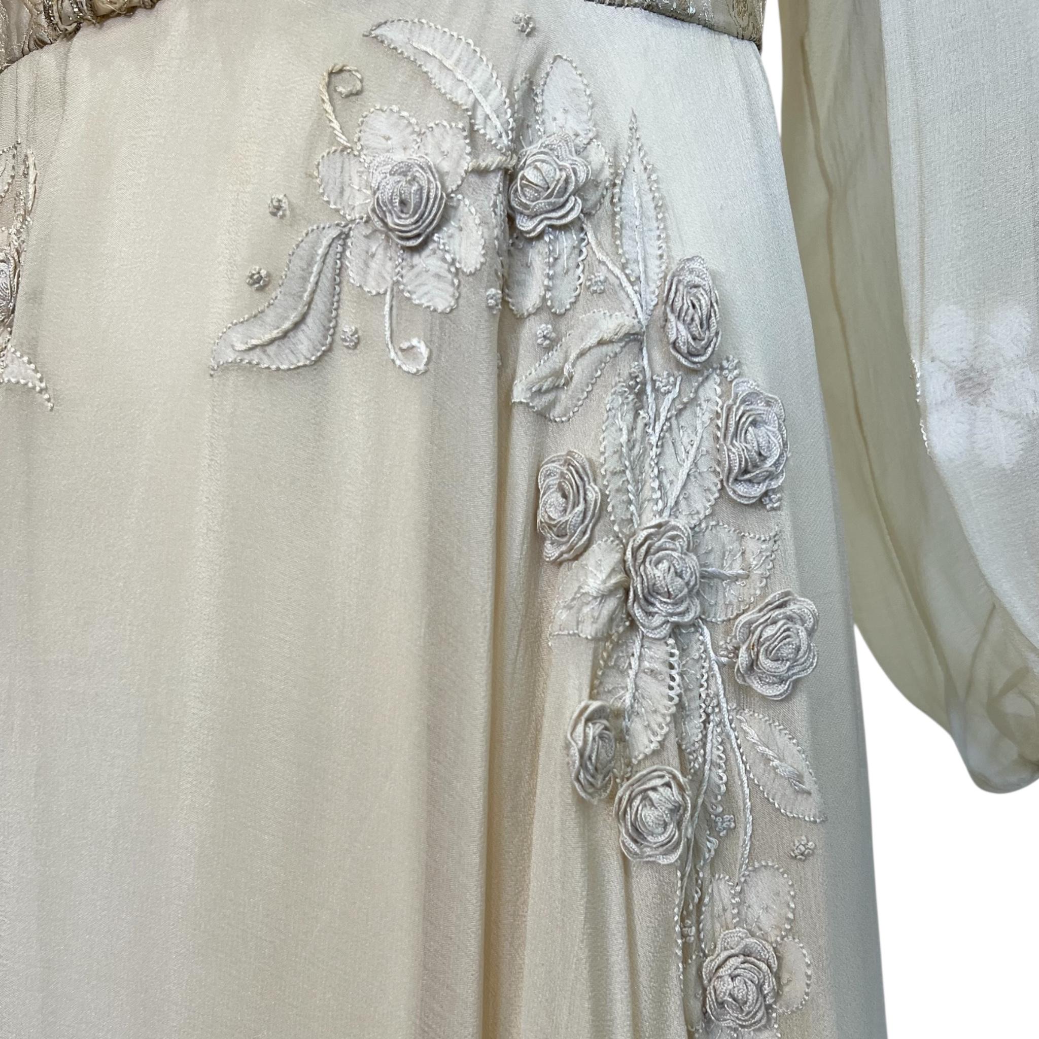 Thea Porter Couture 1970's Cream Bohemian Gown (robe de bohème) en vente 3