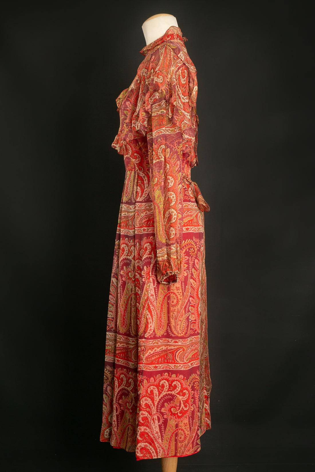 Thea Porter - Robe en mousseline de soie imprimée avec cachemire Excellent état - En vente à SAINT-OUEN-SUR-SEINE, FR