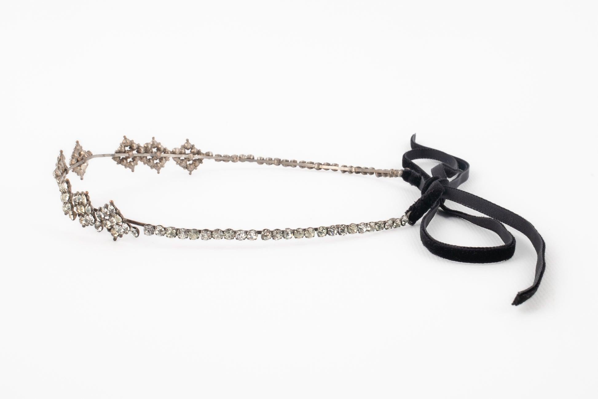 Theater Drama Silvery Metal Head Jewelry, 1930s In Good Condition For Sale In SAINT-OUEN-SUR-SEINE, FR