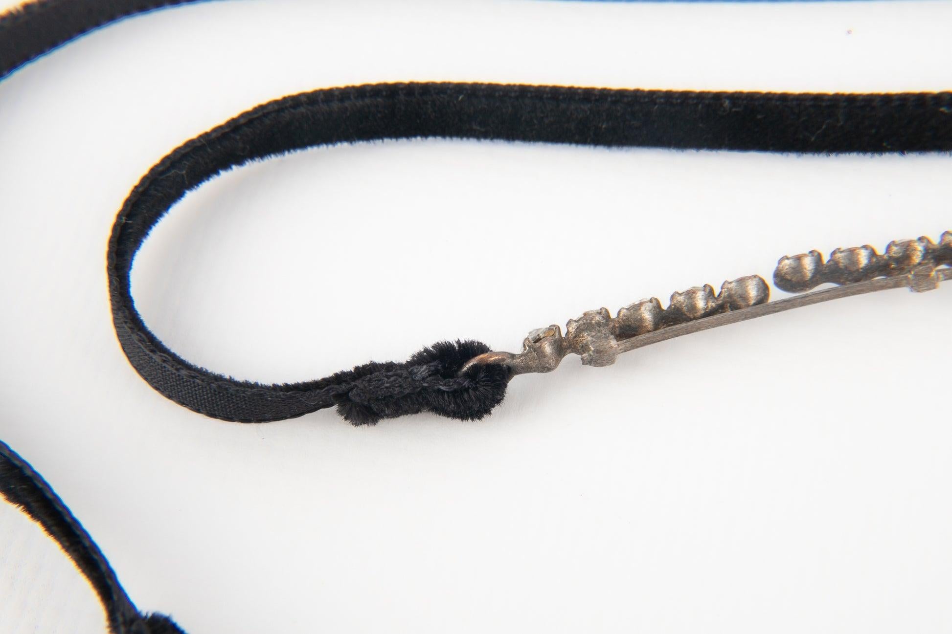 Theater Drama Silvery Metal Head Jewelry, 1930s For Sale 4