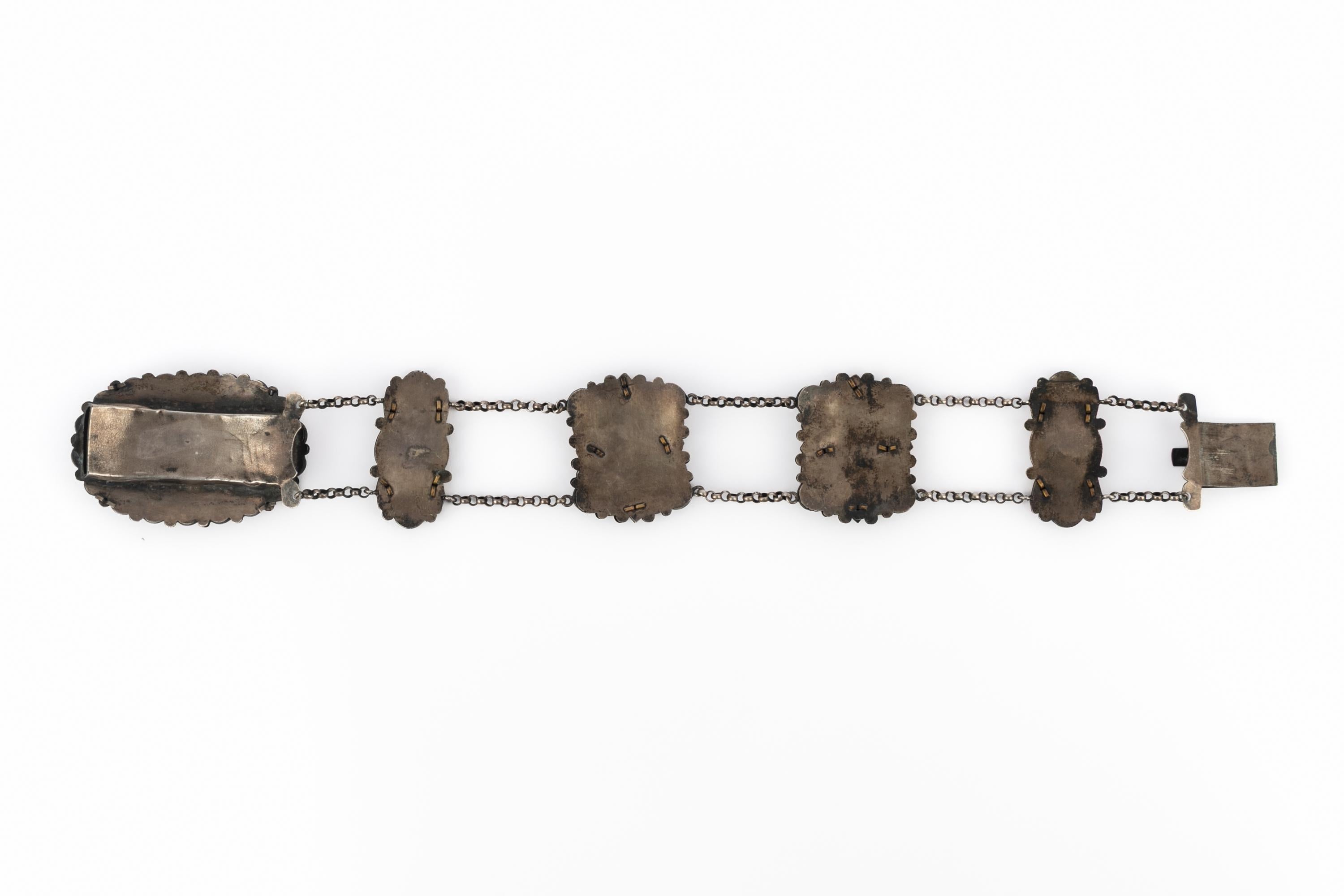 Donna Collana teatrale anni '20 in vendita