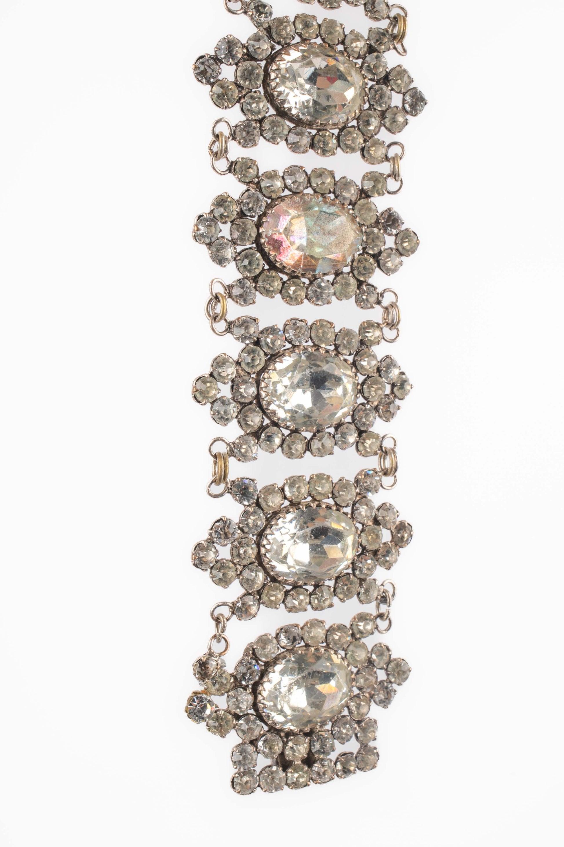 Theater Silvery Metal Bracelet with Rhinestones In Good Condition For Sale In SAINT-OUEN-SUR-SEINE, FR