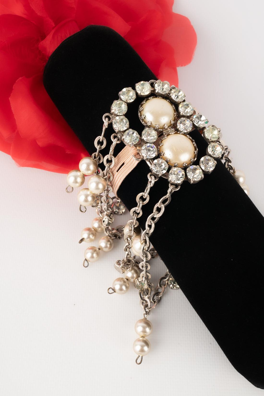 Theater Silvery Metal Drama Arm Bracelet with Rhinestones and Pearls, 1920s For Sale 3
