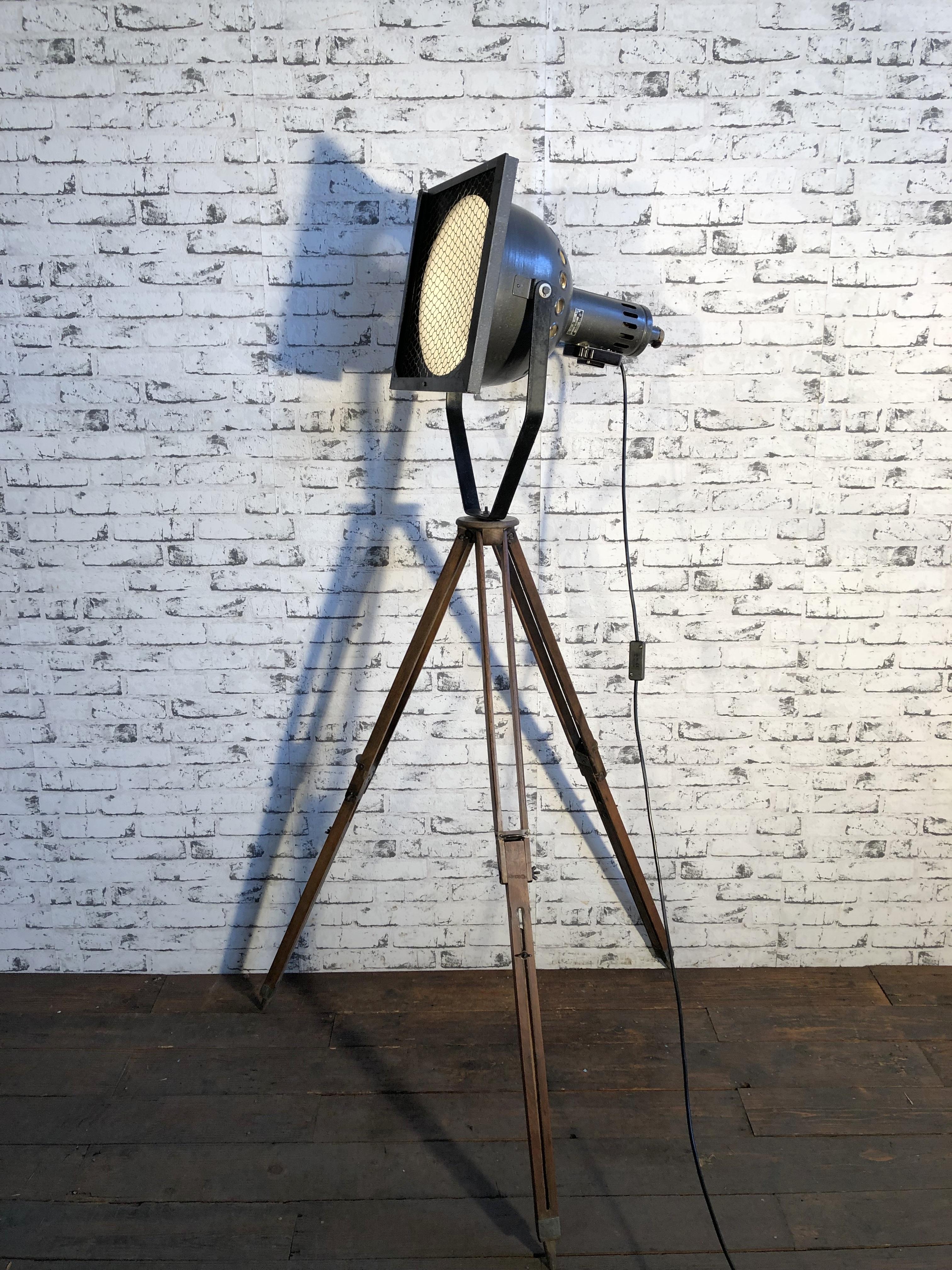 Theater Spotlight on Wooden Tripod Base, 1950s For Sale 5